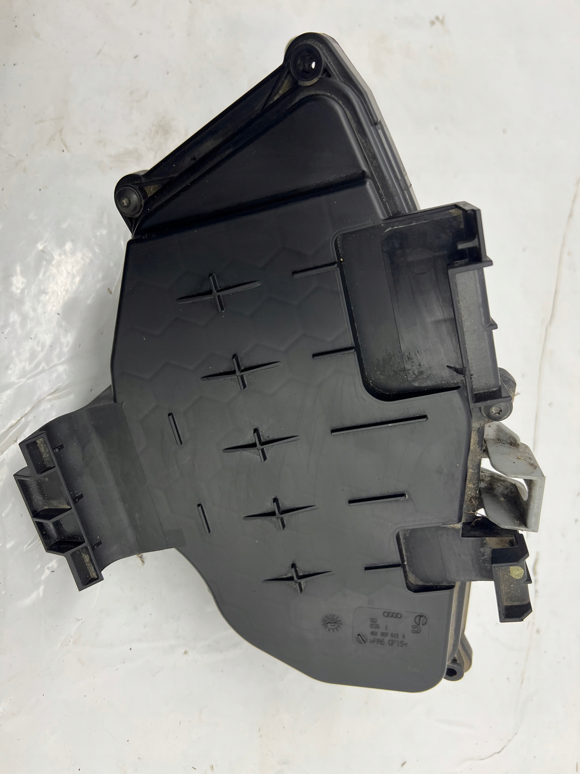 AUDI S6 A6 C7 4G obal pojistek 4G1907613A