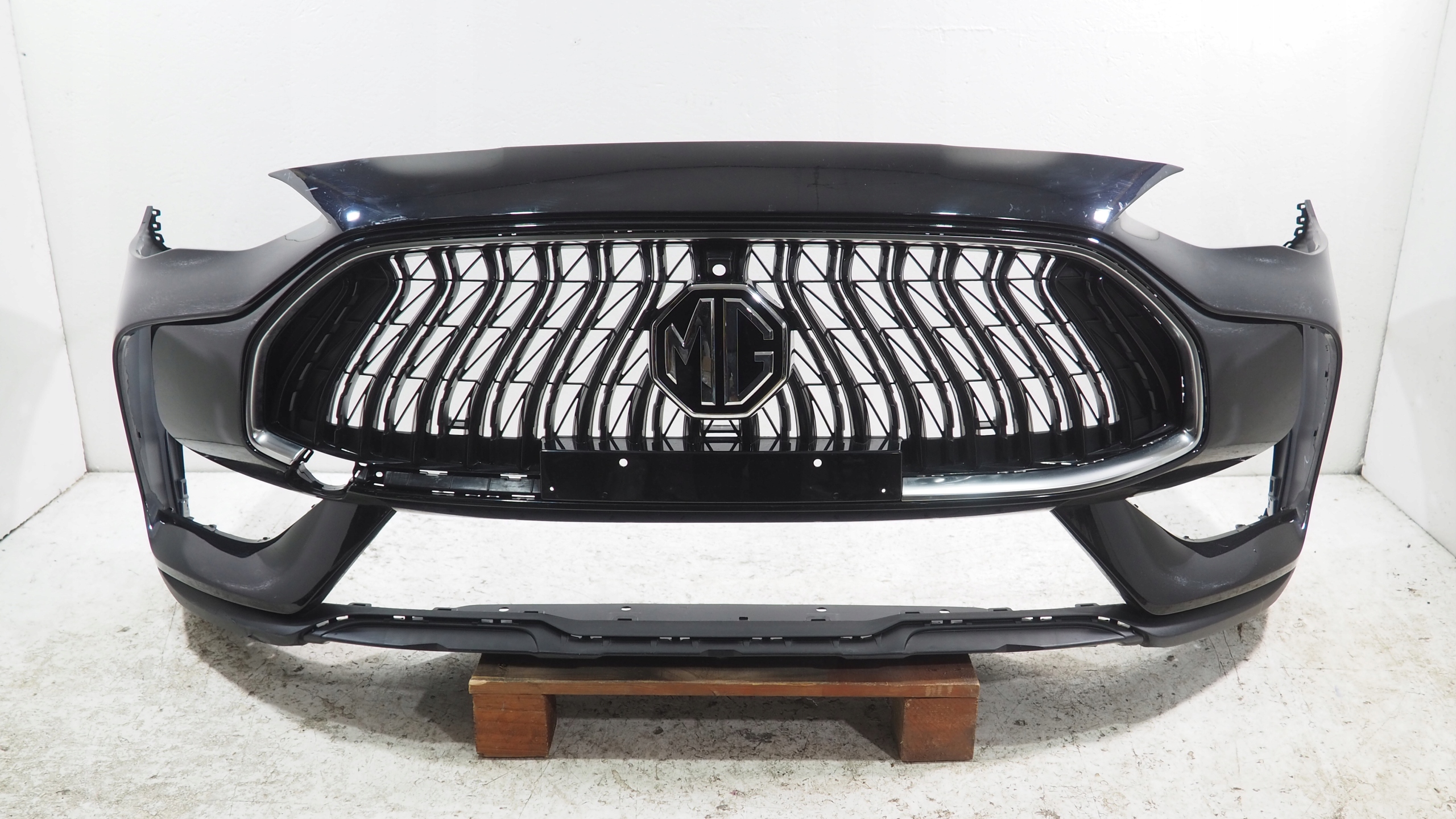 MG HS lift bumper front front P10947207