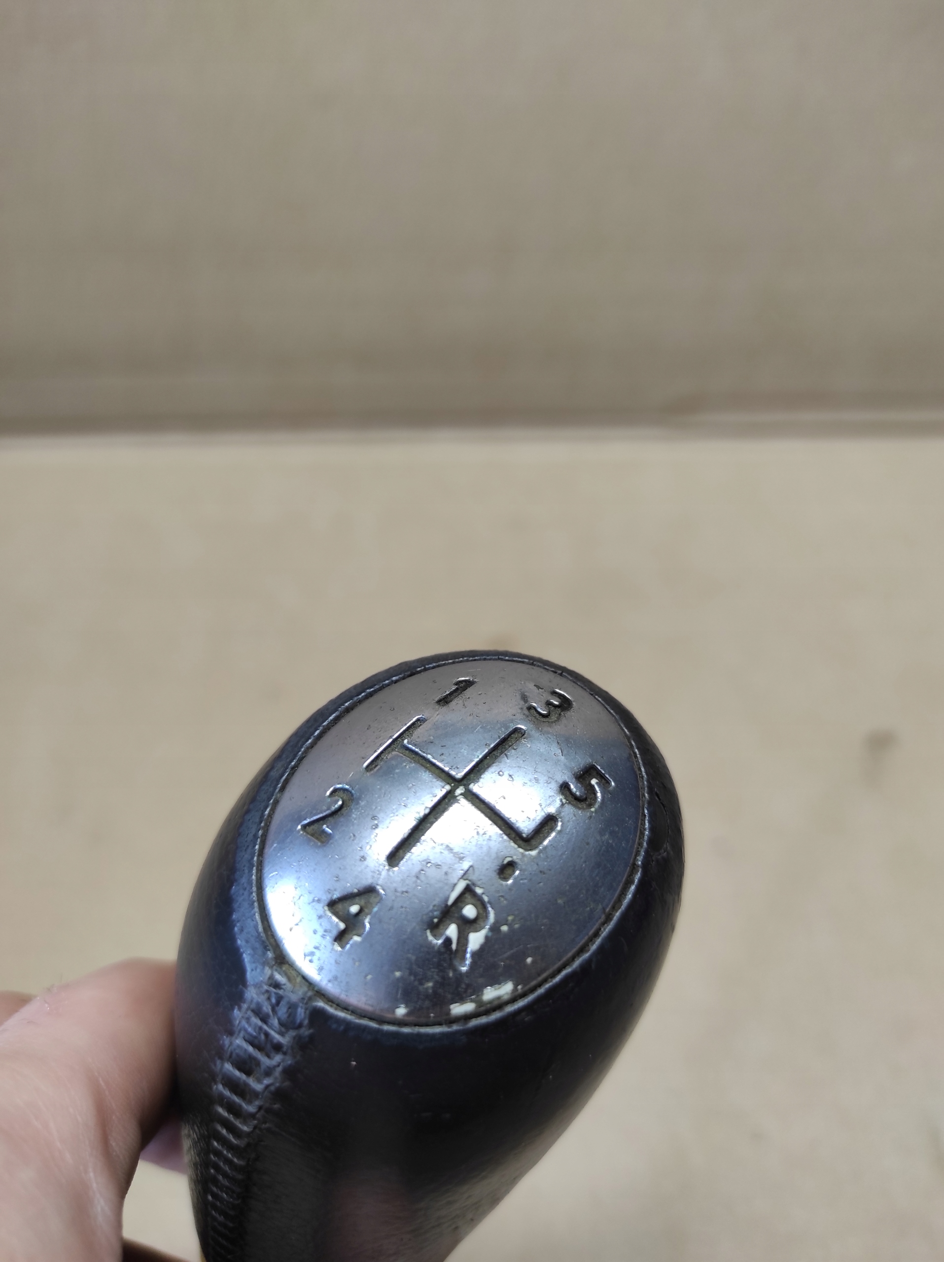 GAŁKA ZMIANY BIEGÓW RENAULT WIND CLIO II CLIO III TWINGO II Producent części Renault OE