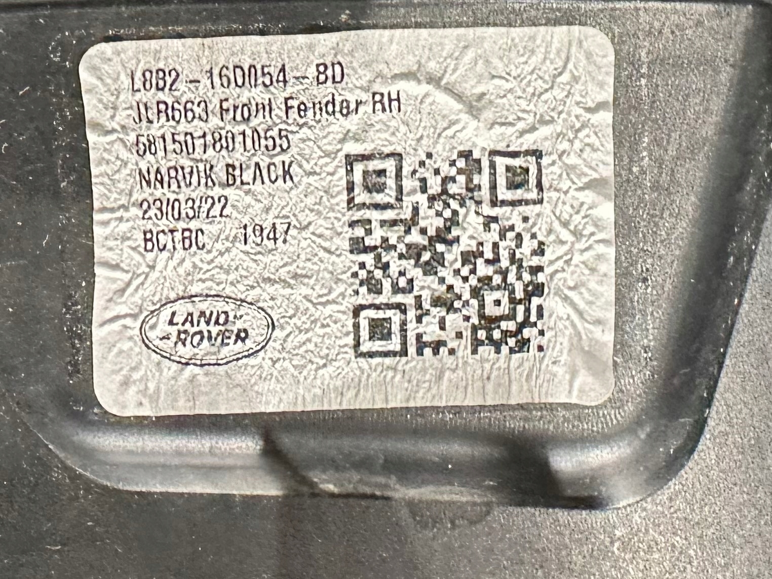 LAND ROVER DEFENDER COPERTURA TERMINALE PARAFANGO RH L8B2-16D054-BD