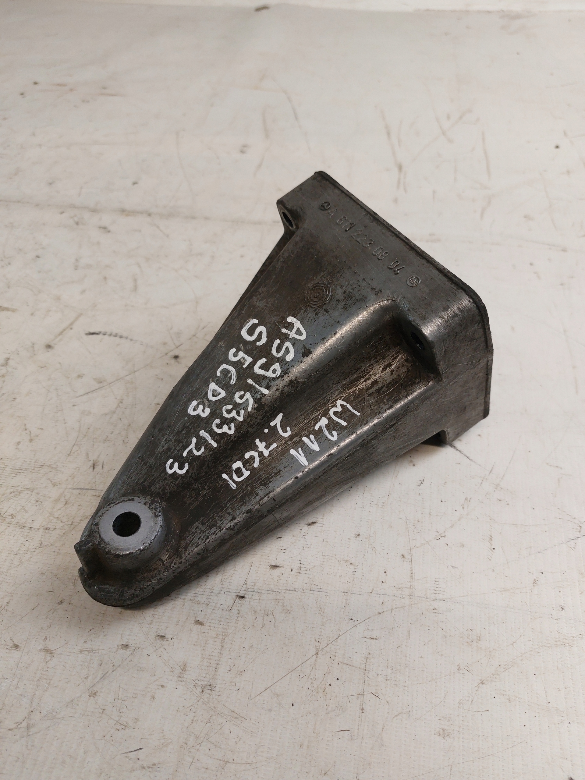 engine mount MERCEDES W211 2.7CDI