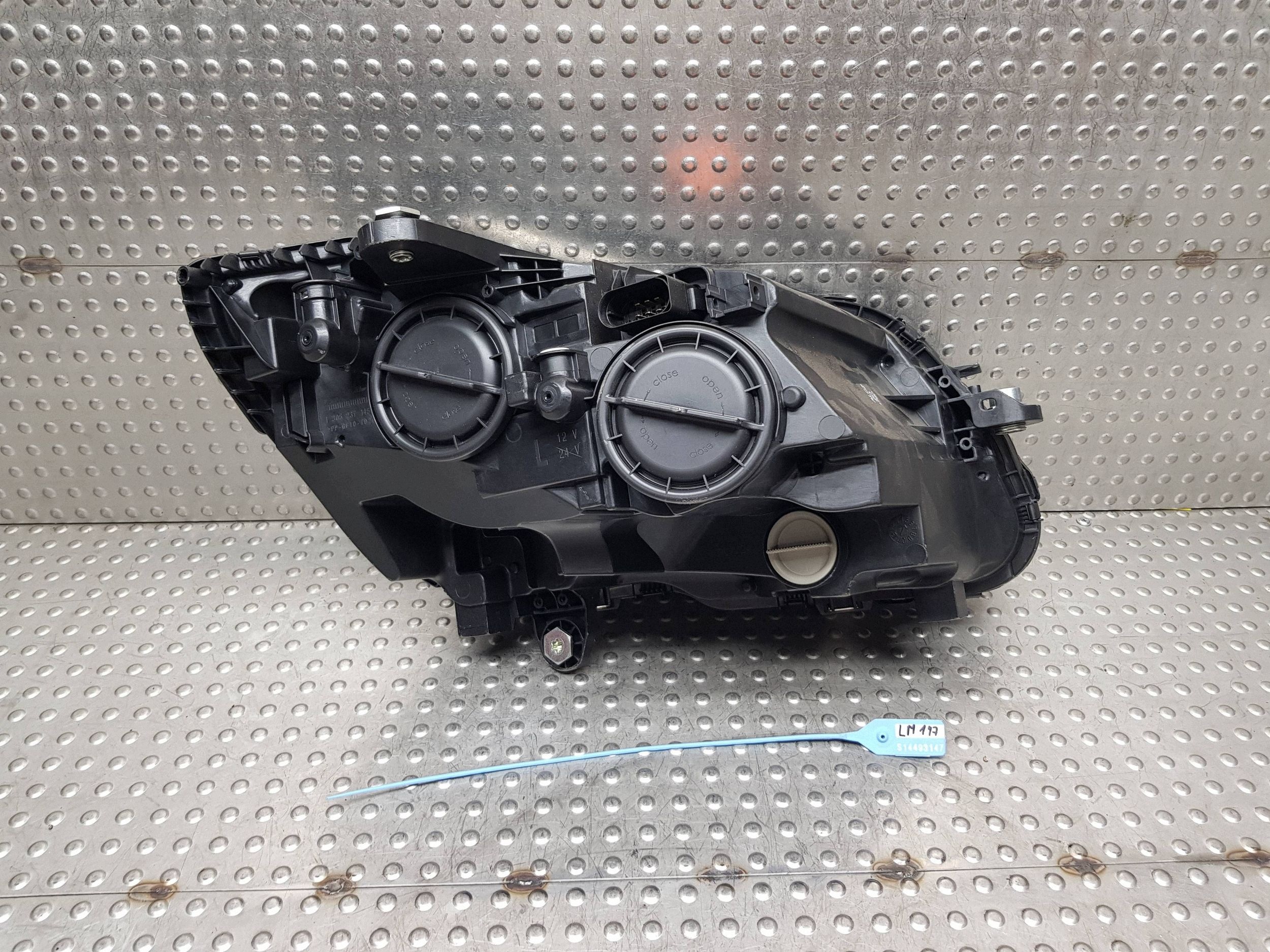 light REFLEKTOR left front H7 A2058200761 MERCEDES C-class W205