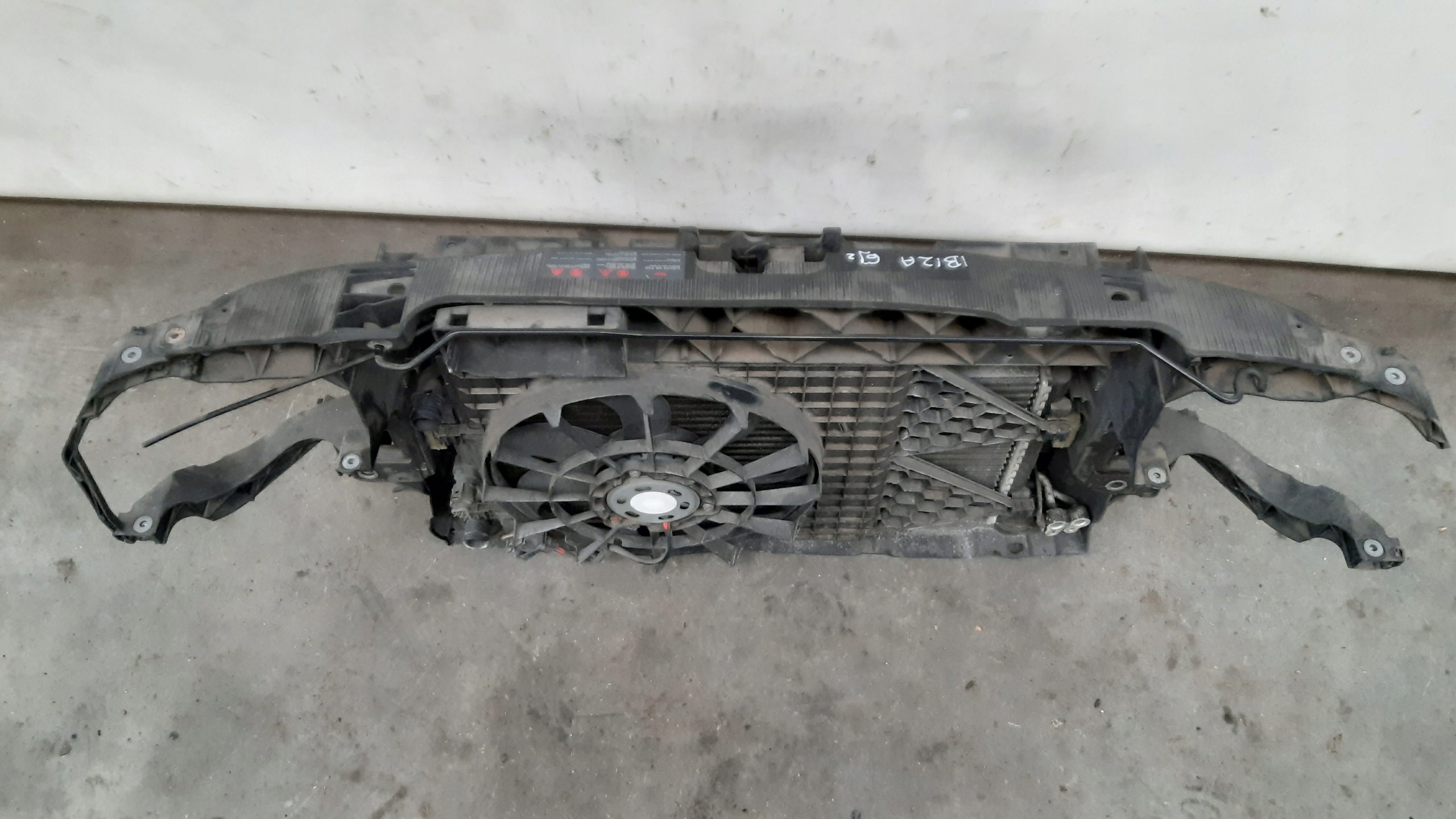 support panel for radiators pillar iron 1,4 16V Seat Ibiza IV 6J