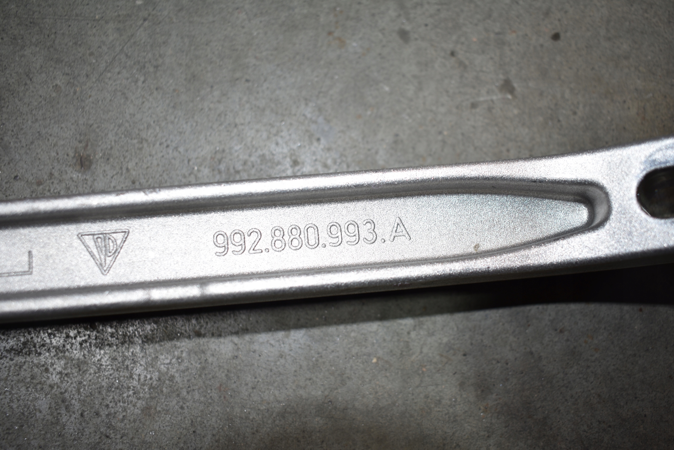 IDEALNA podpěra příčka levé PORSCHE 992 1