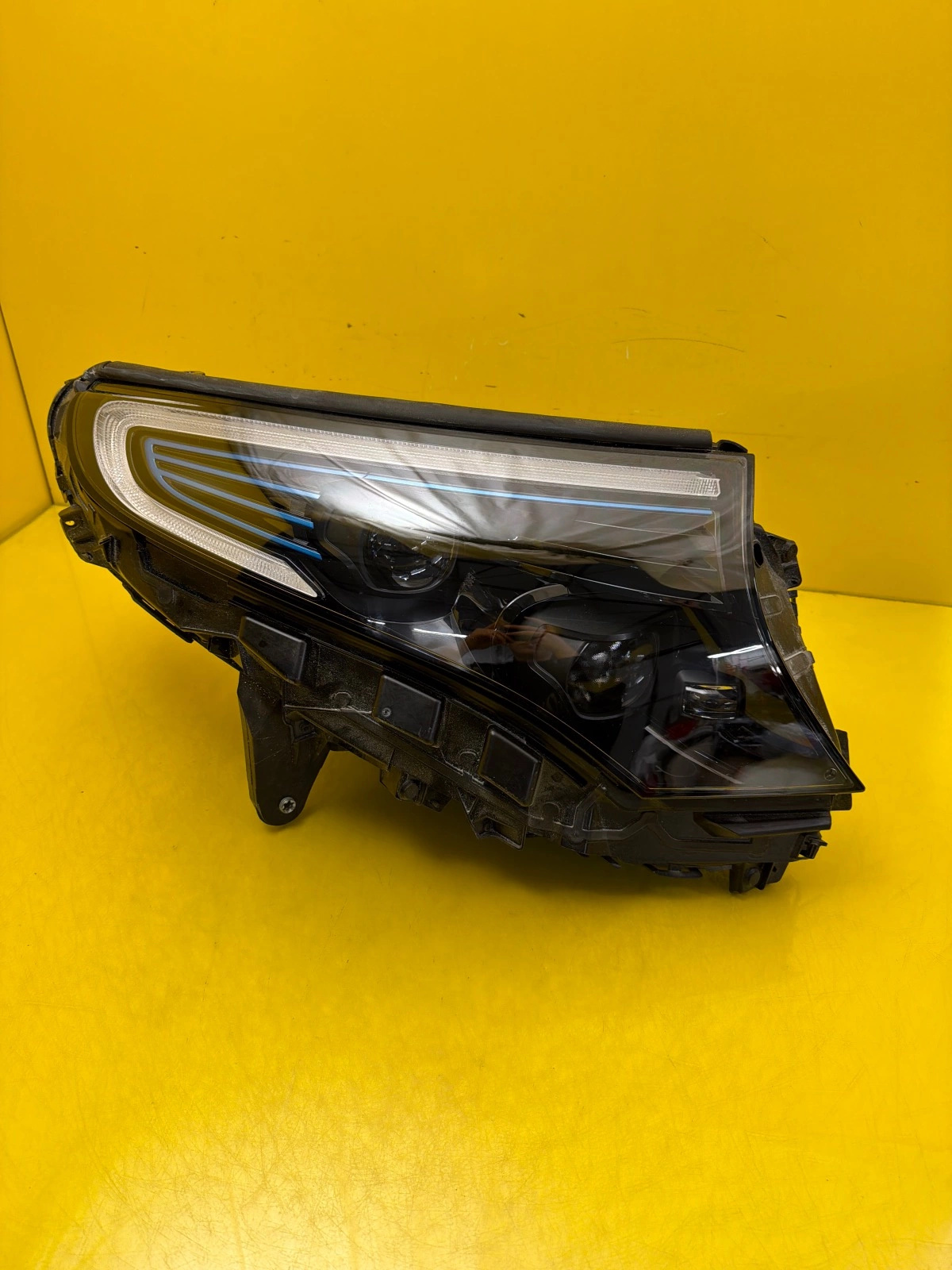 light right Mercedes EQC W293 293 Full Led A2939060201