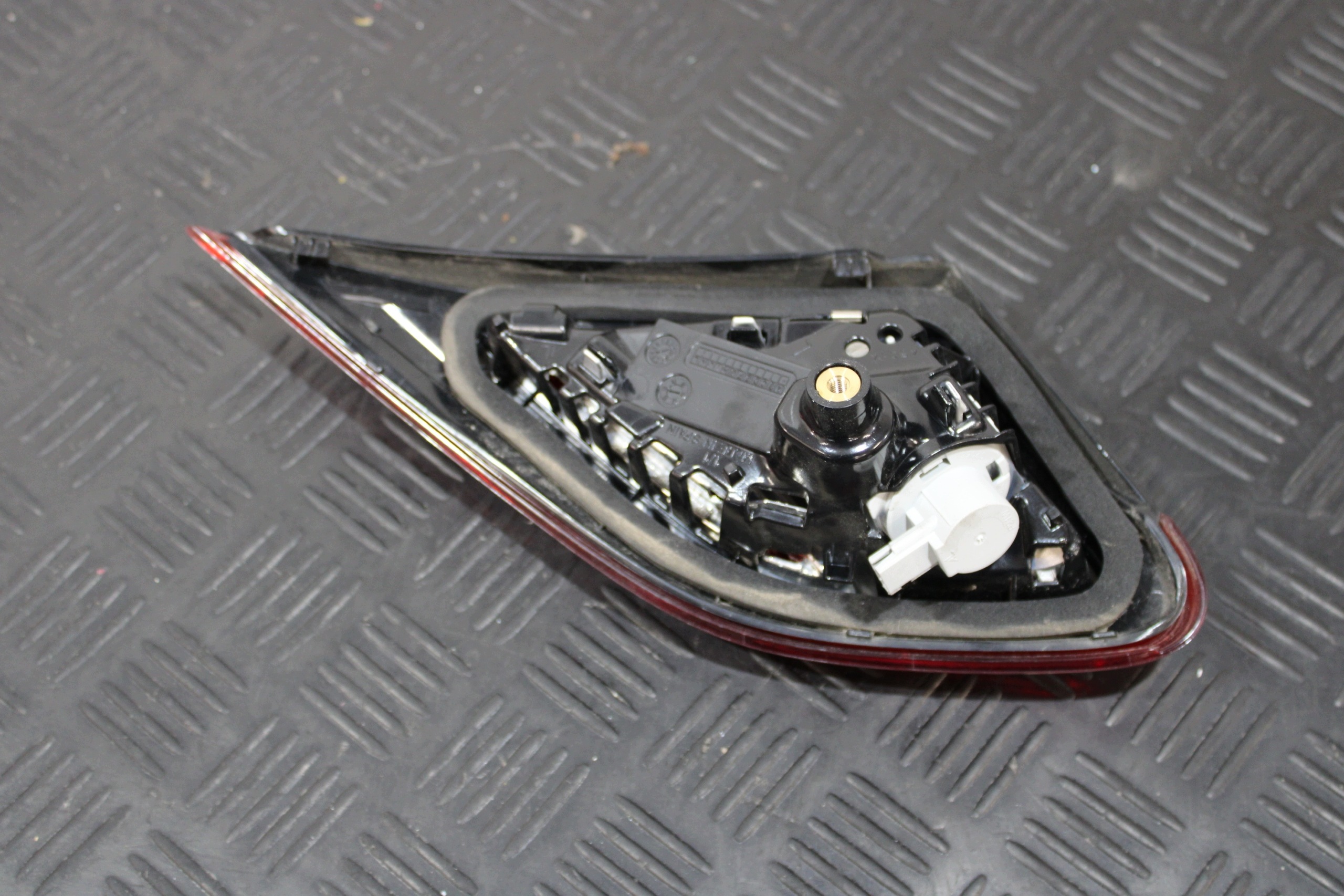 licht heckklappe kofferraum 39012623 OPEL CORSA E