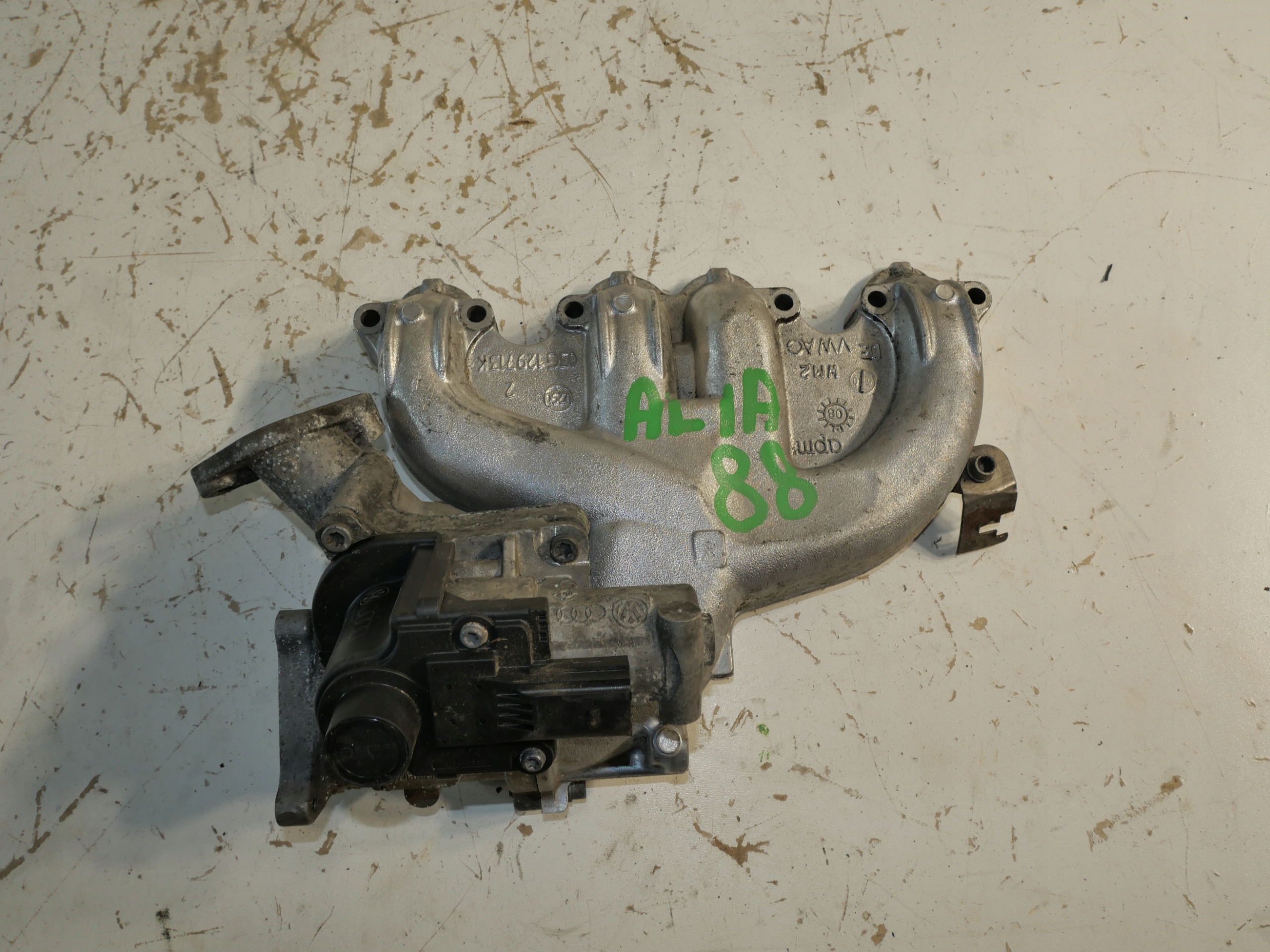 intake manifold AUDI A3 8P 2.0 TDI 03G129713K