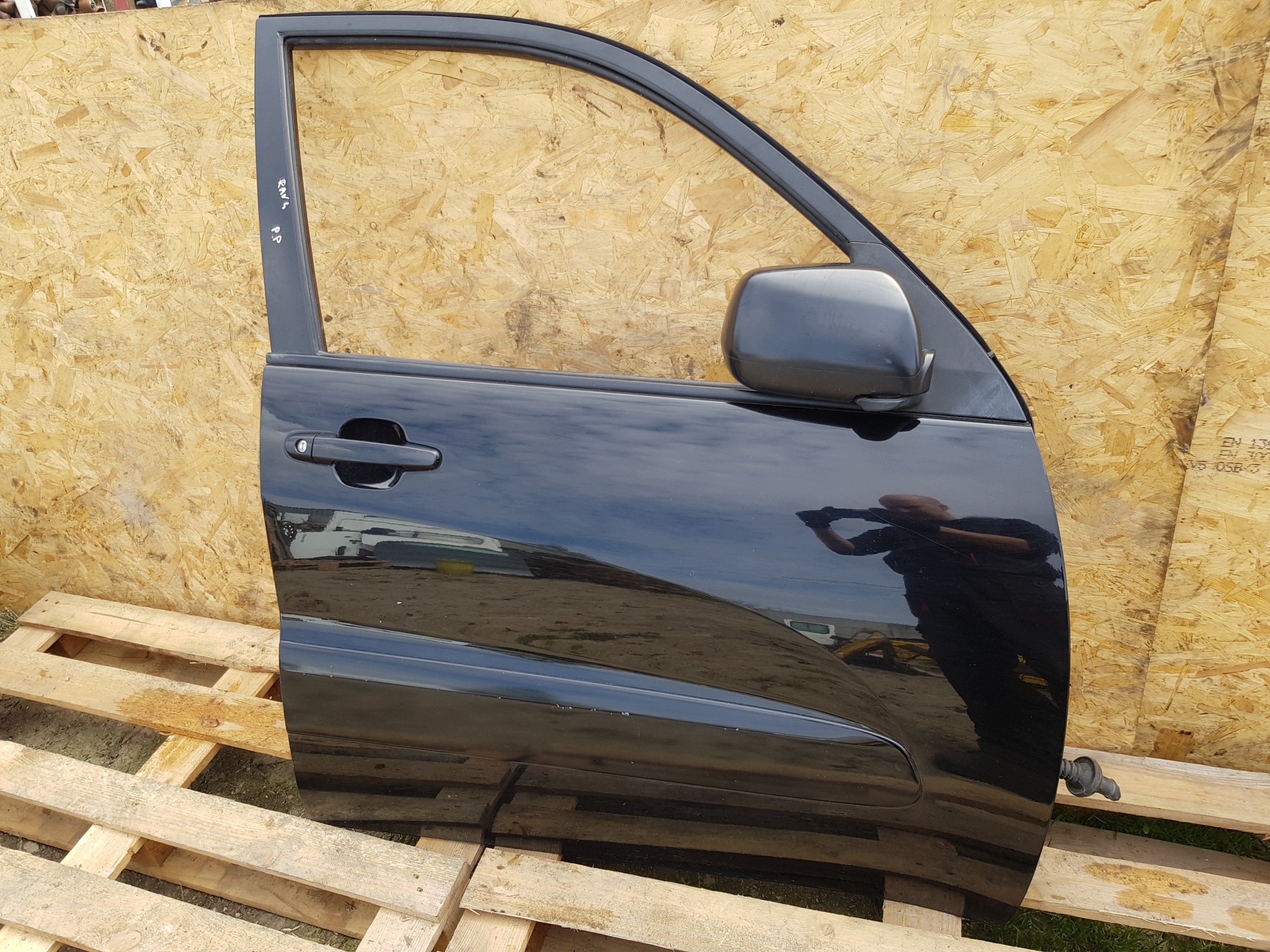 TOYOTA RAV4 II door front front right black,