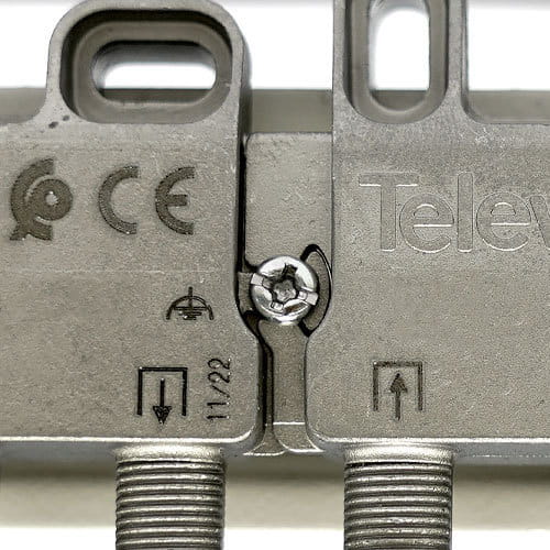 Rozgałęźnik 1/ 4 Rozdzielacz Sygnału do Dekodera TV Anten DVB-T2 Spliter 4x Kod producenta 453103