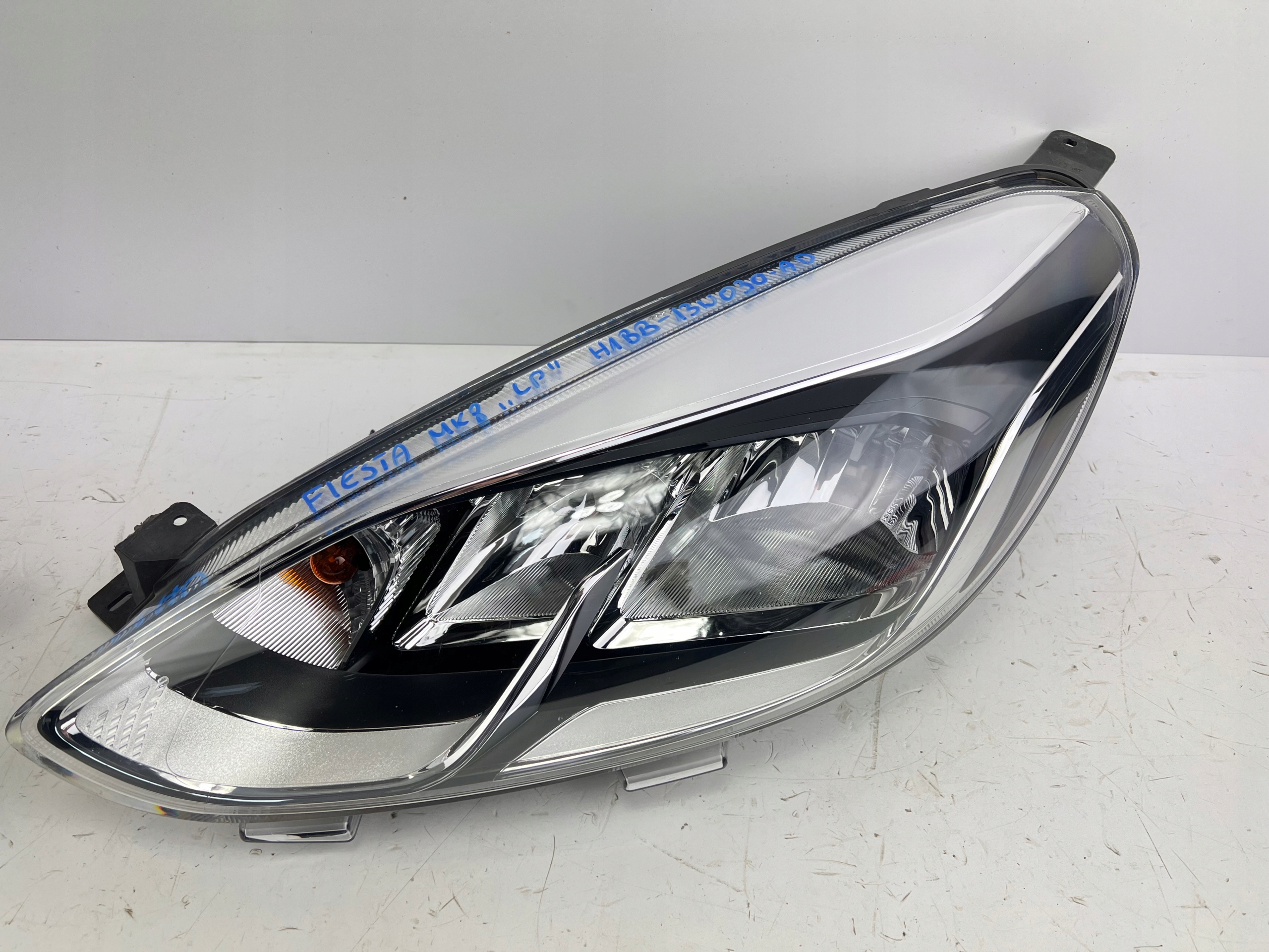 lights front FORD FIESTA MK8 H1BB-13W029-AD H1BB-13W030-AD