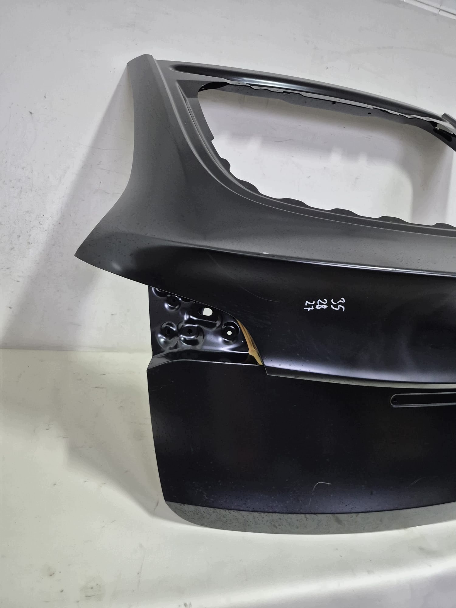 TESLA MODEL Y 20- trunk door boot rear part rear