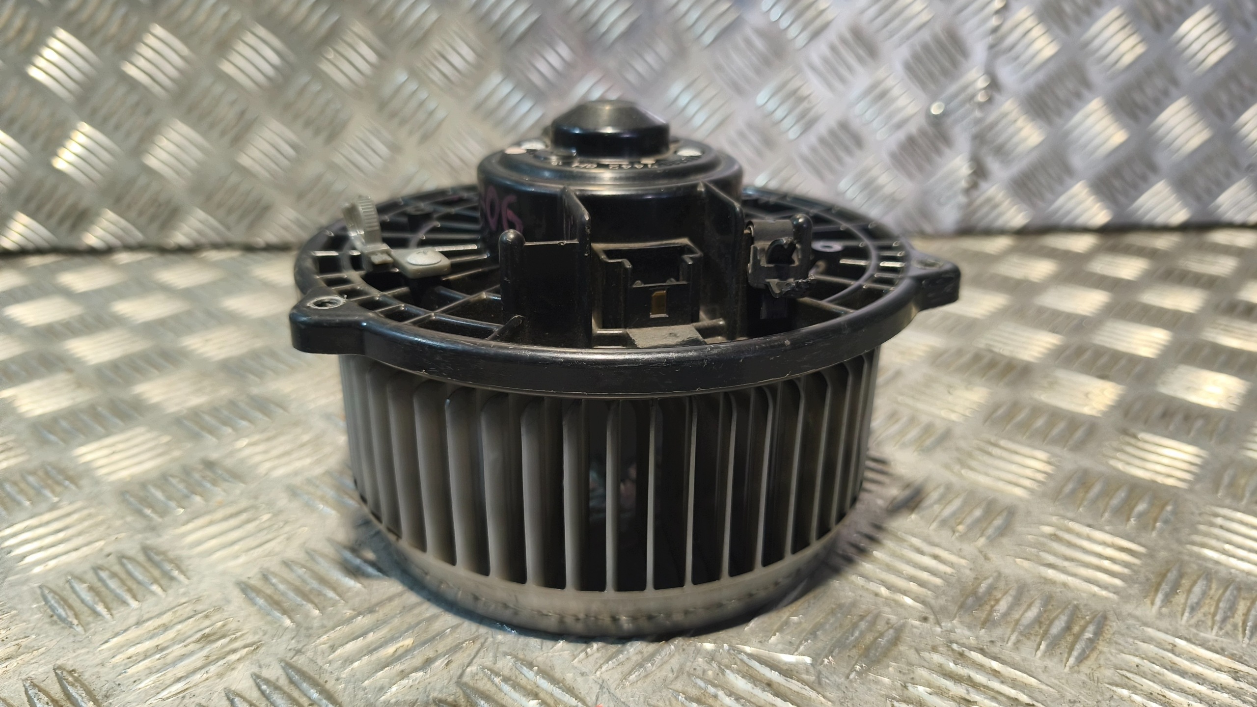 tOPENÍ ventilátor klími ACURA RL 2009r 194000