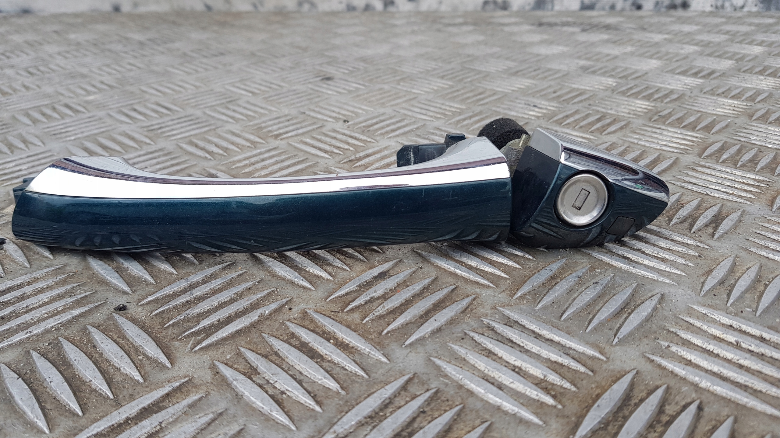 MERCEDES W210 handle lock cylinder of a lock left front