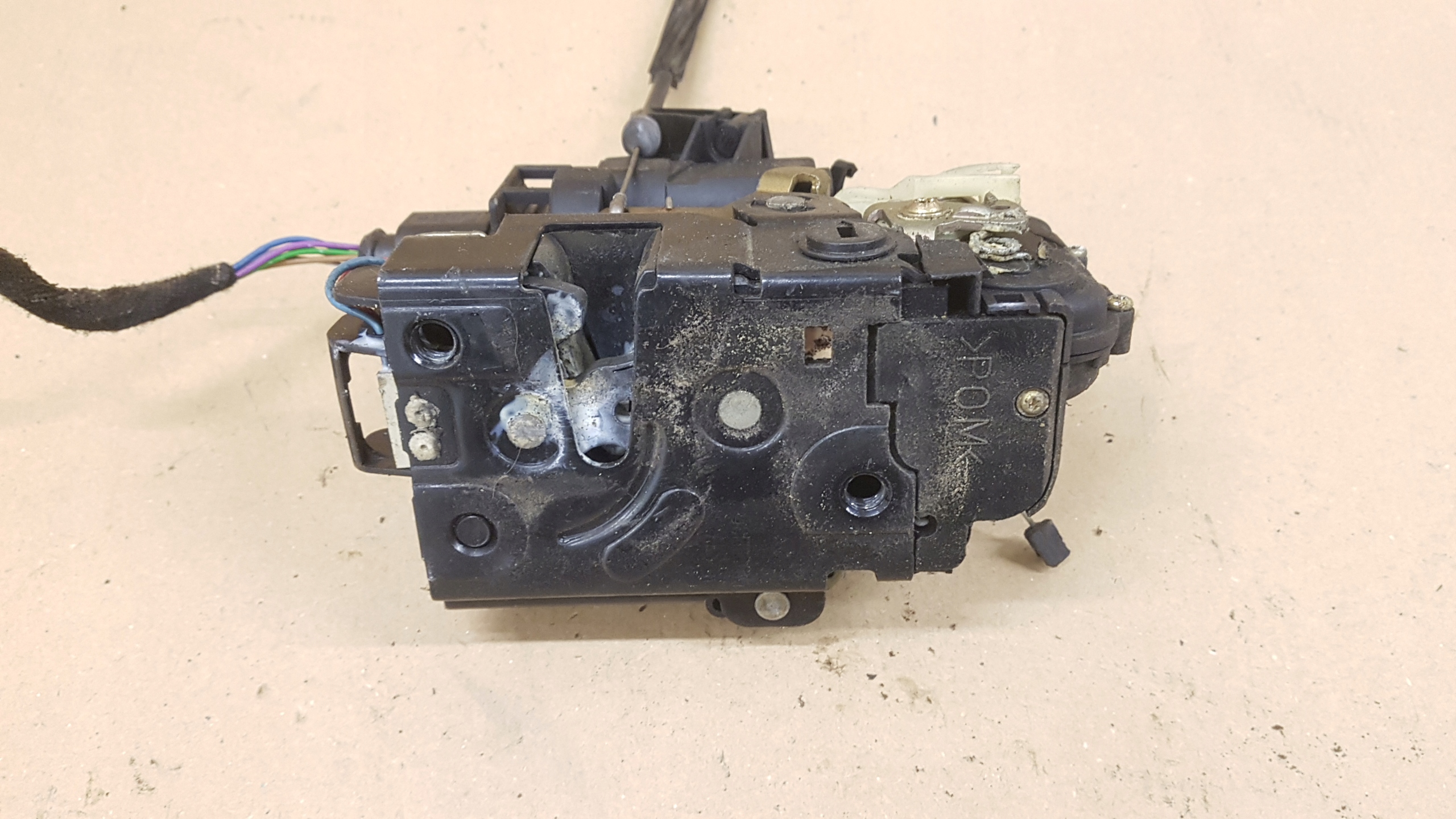 lock door right rear part rear VOLKSWAGEN GOLF 4 6 PIN