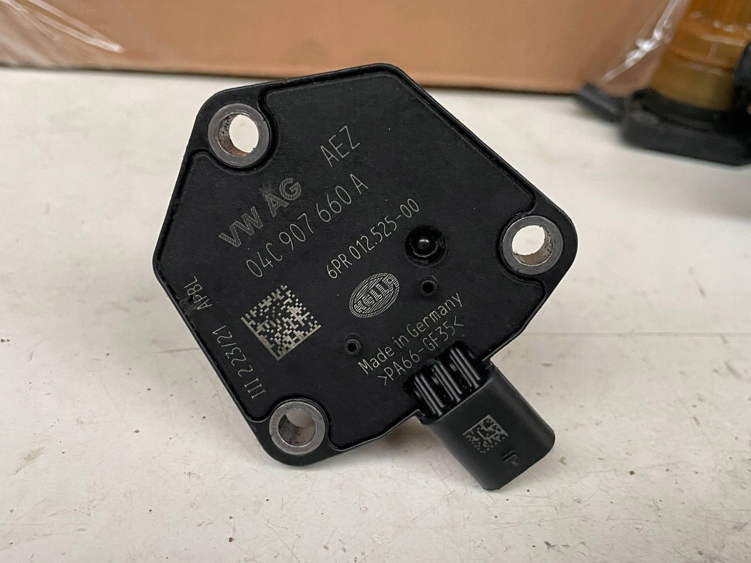sensore Livello olio SKODA KAROQ 04C907660A @M
