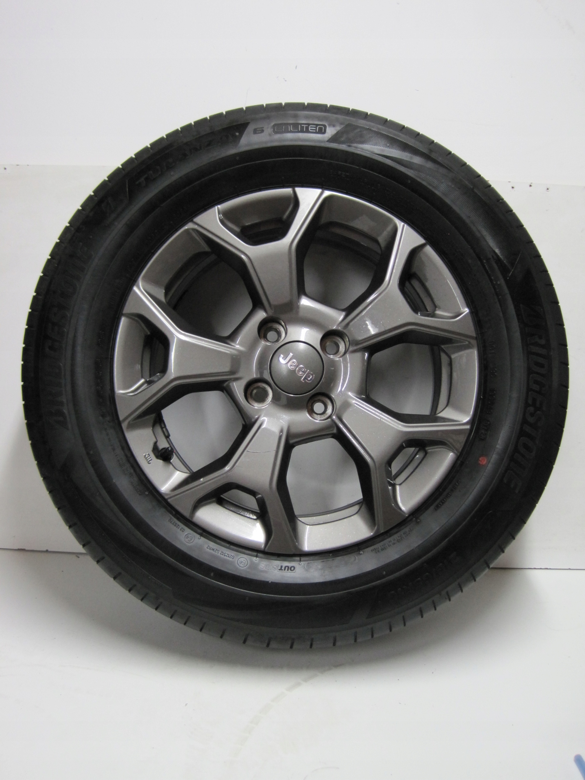 wheels discs tyres Jeep AVENGER R16 4MM