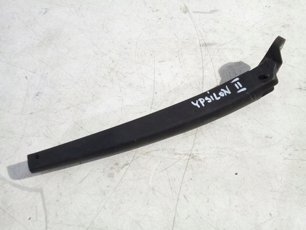 Lancia Ypsilon II wischerarm heck