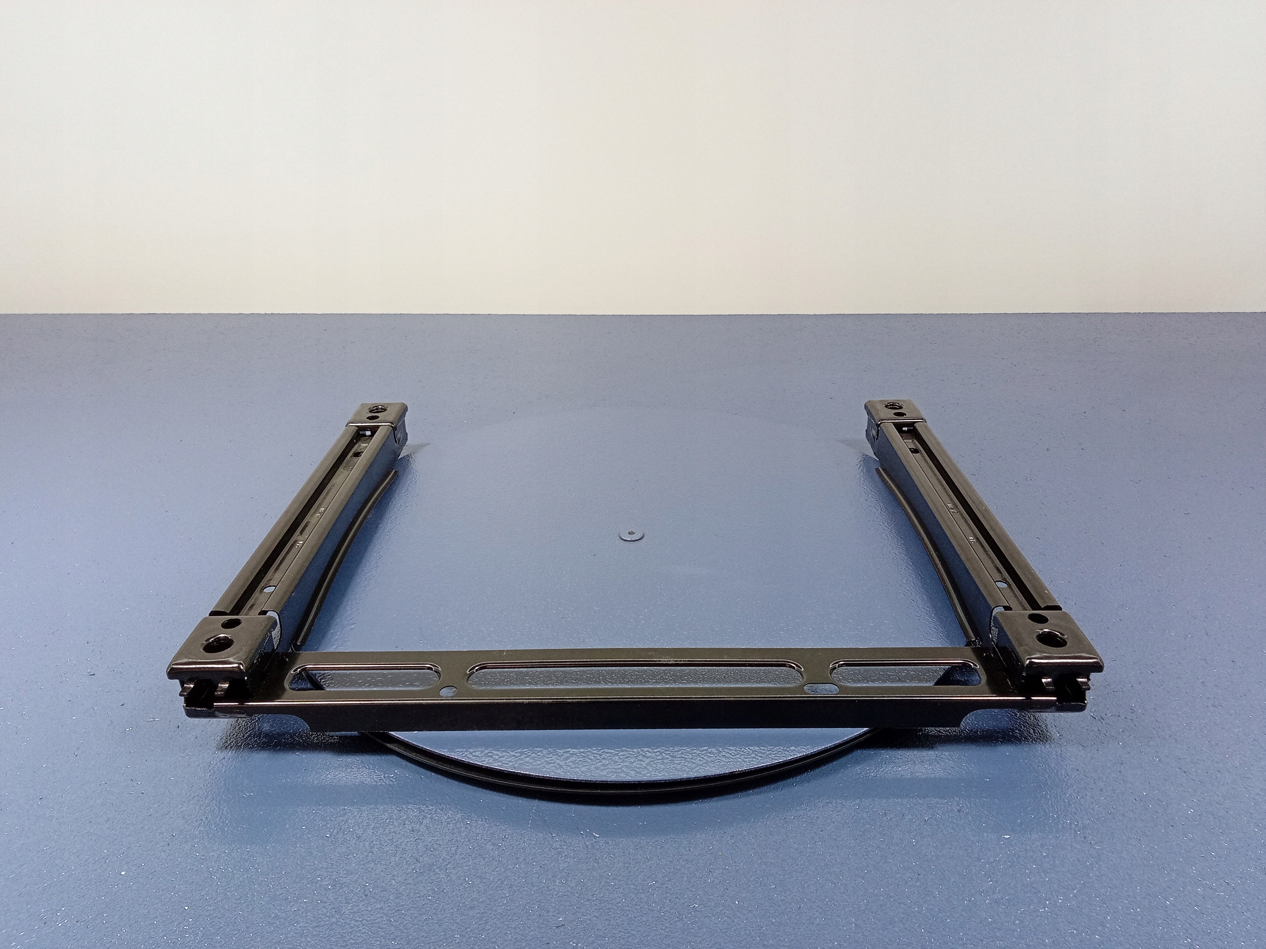 БЕНТЛИ БЕНТАЙГА ДЕРЖАТЕЛЬ РАМА FOTELAm0881677a