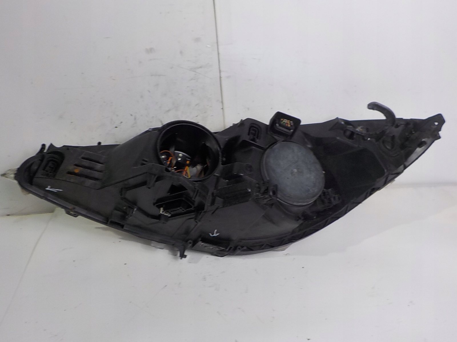 PEUGEOT 308 XENON light right front front UK