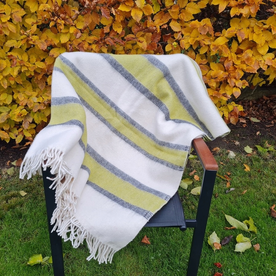 Vlněná deka s třásněmi 150x200, polsko vlna, pruhy, krémová olivová barva, černá