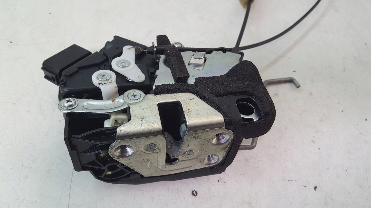 lock front front right Mazda 5 2,0 CITD