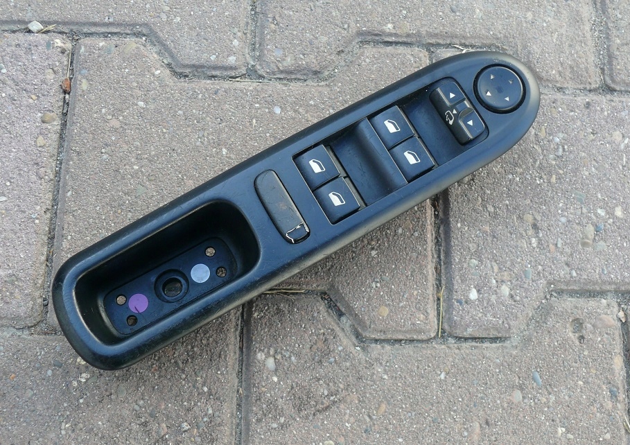 control panel SZYBAMI left front PEUGEOT 407 EU