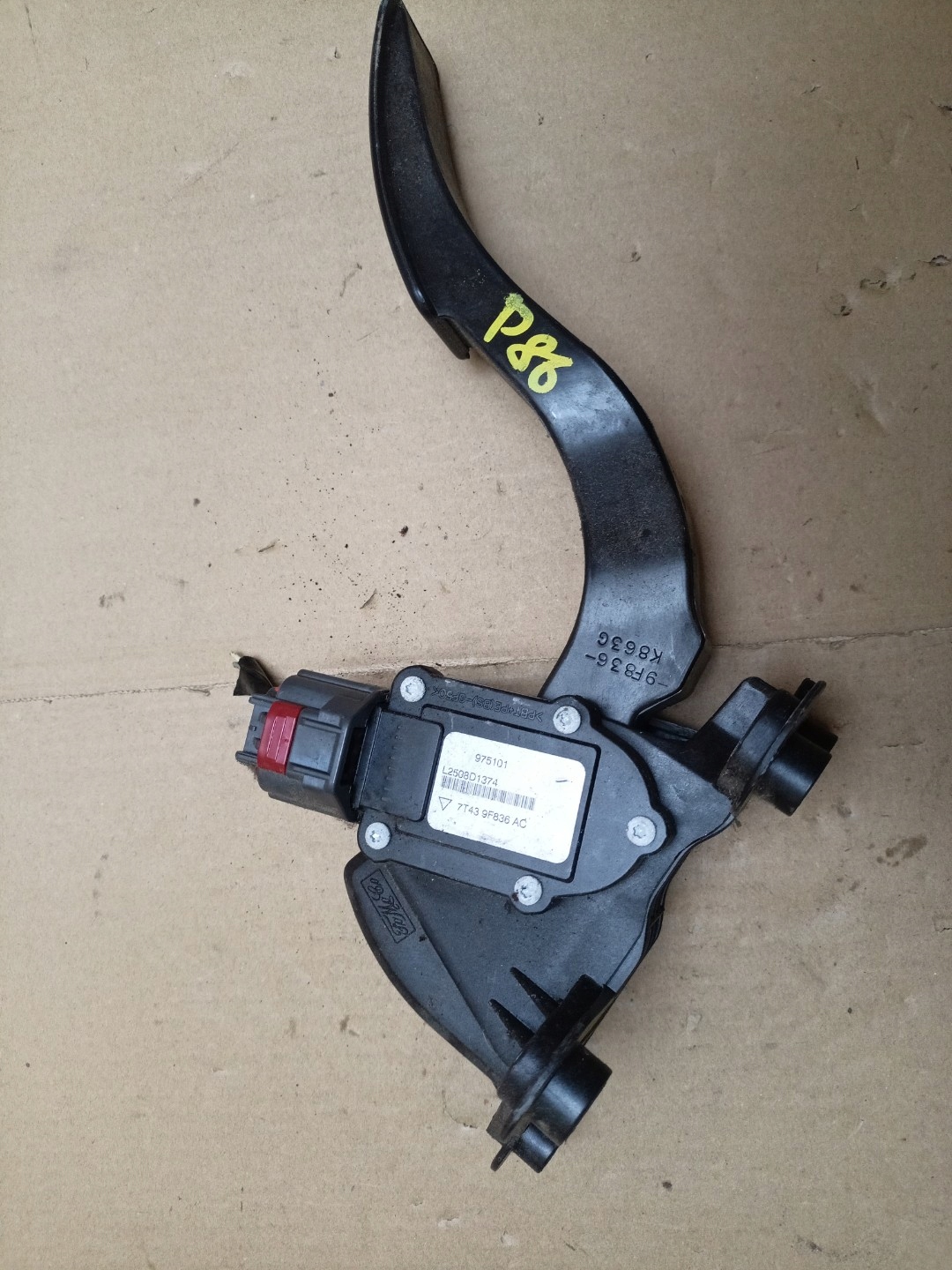 accelerator pedal Mazda CX-9 facelift 2009 7T439F836AC
