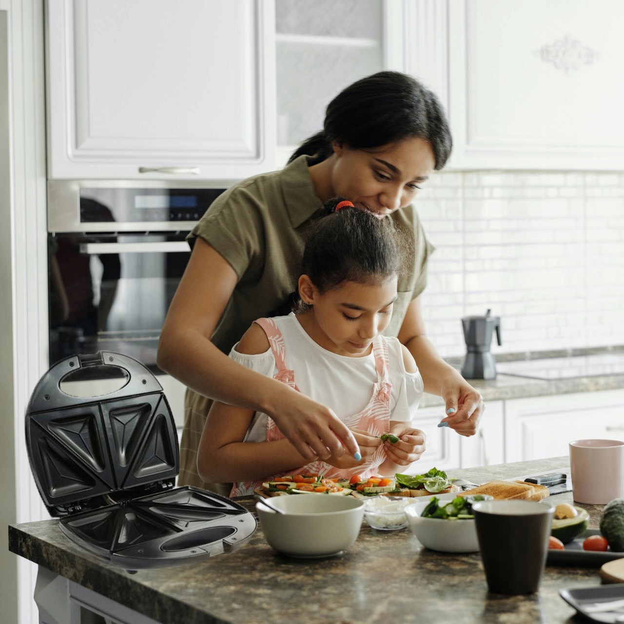 TOSTER OPIEKACZ DO KANAPEK TOSTÓW SANDWICH MOCNY Model E099