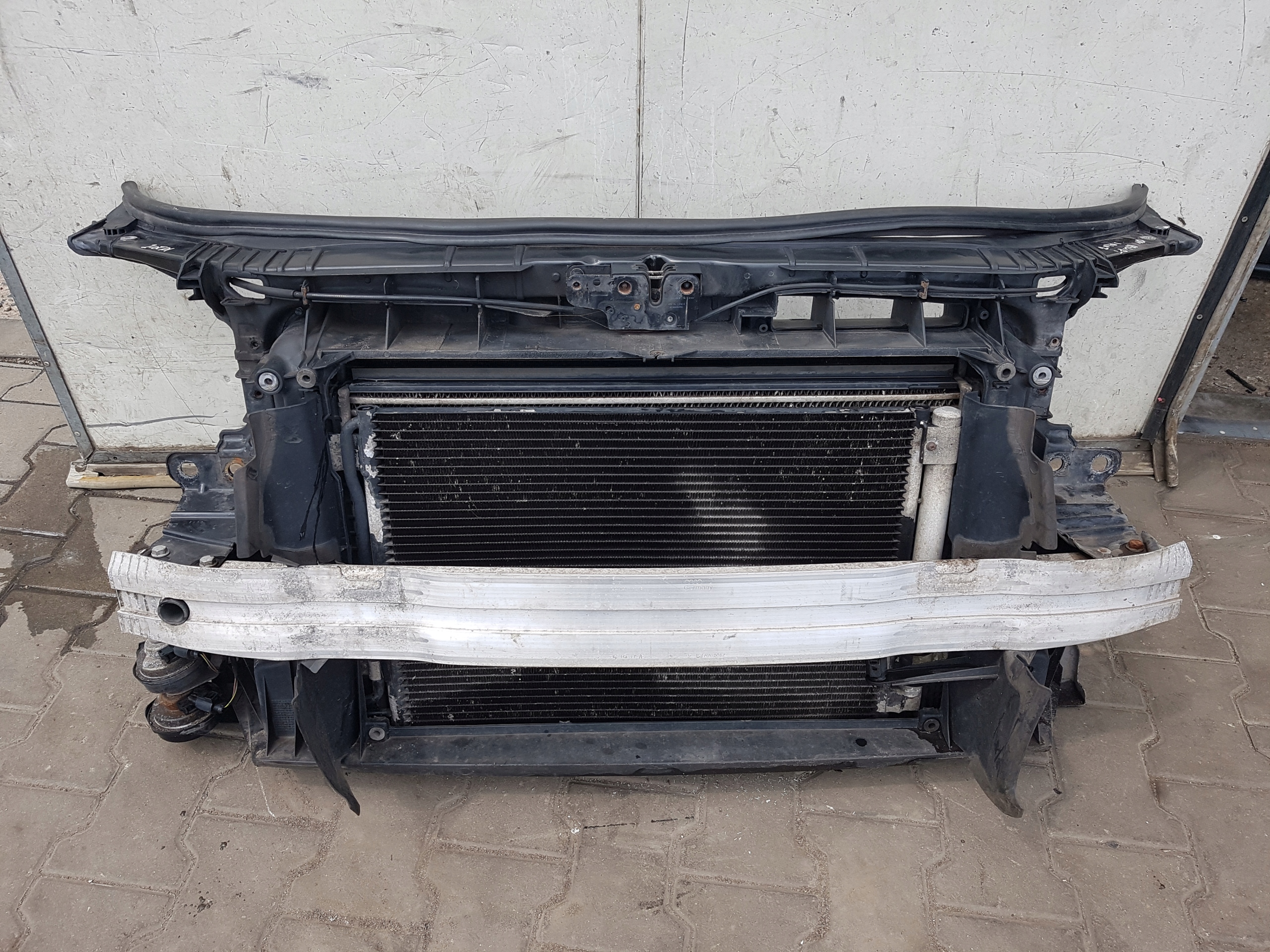 AUDI A3 8P LIFT 08-12r 2.0 TDI PAS PRZEDNI CHŁODNICE WENTYLATORY