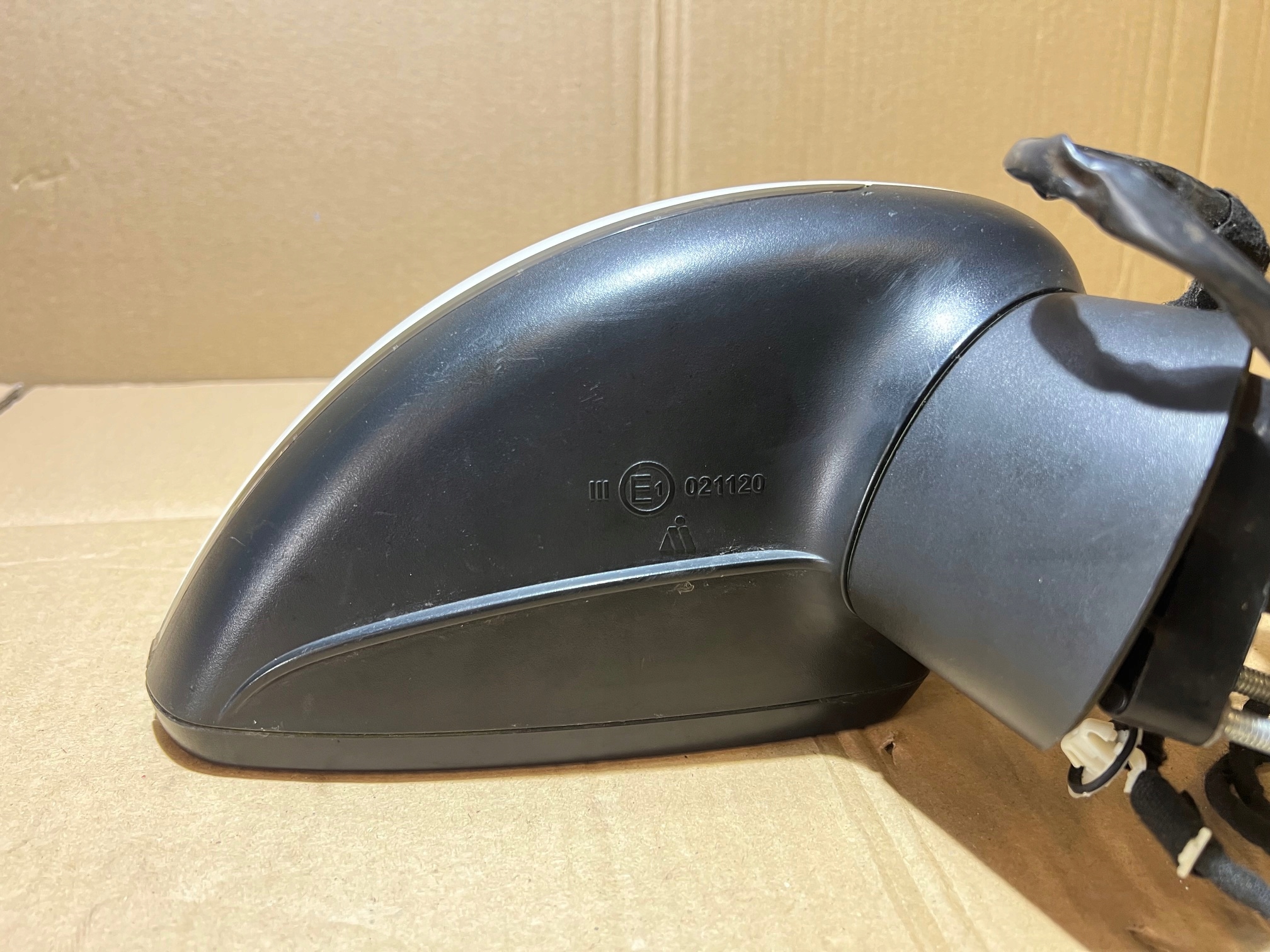 AUDI A1 8X mirror right 5 PIN LY9K