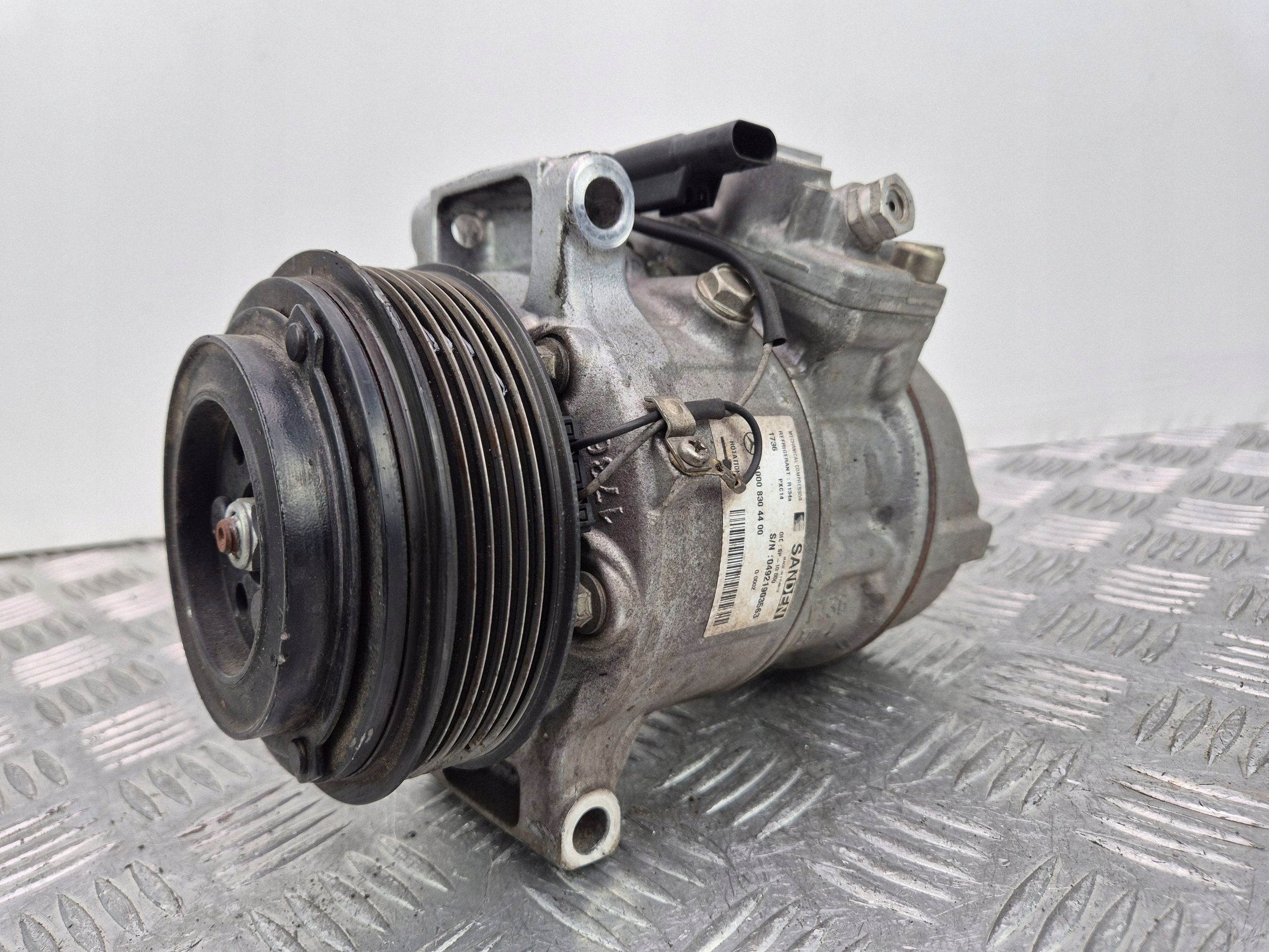 Mercedes E250 W213 Klimakompressor klimaanlage A0008304400