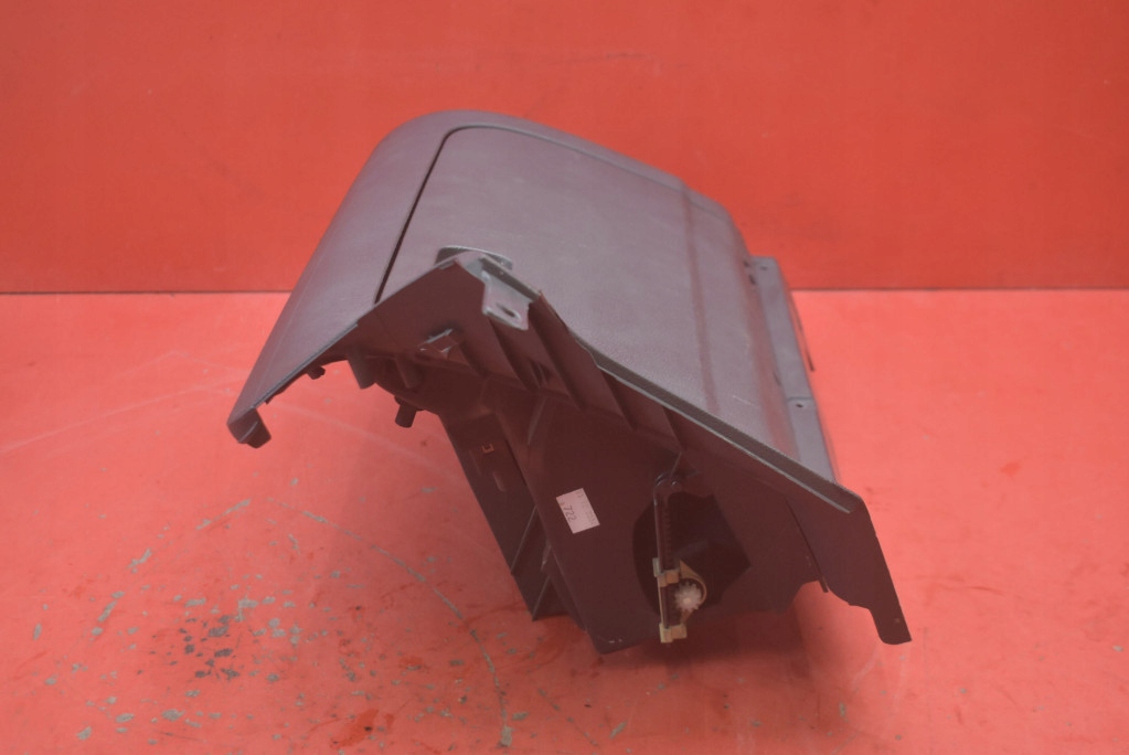 бардачок пассажира европа 1K1857290 vw Golf 5 V 03-09