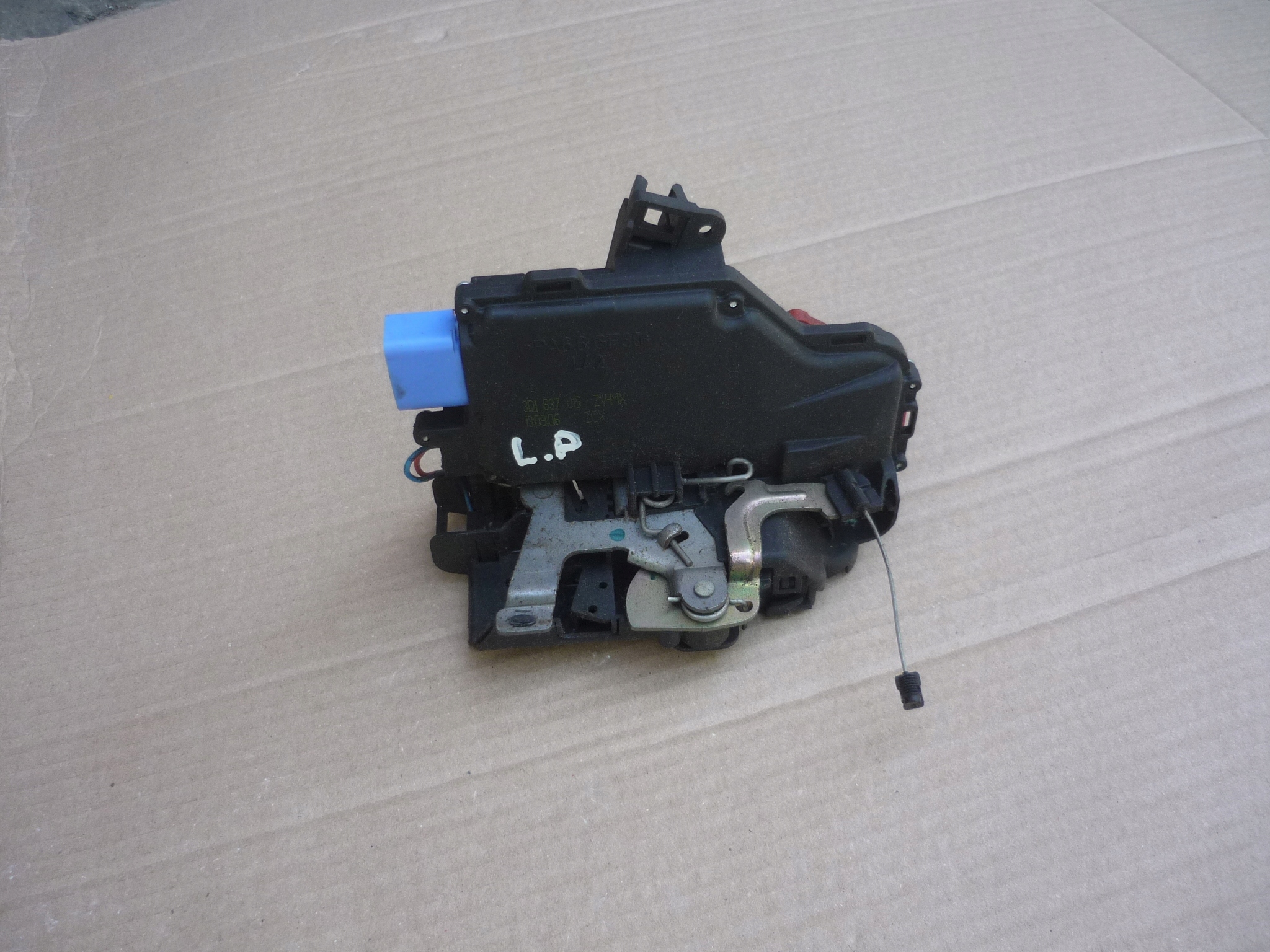 ZAMEK DRZWI LEWY PRZÓD SEAT ALTEA GOLF V 3D1837015 9PIN SPRAWNY