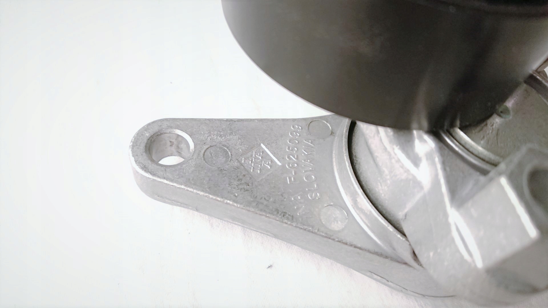 NAPINACZ + PASEK + ROLKA AUDI A4 B8 B9 A5 2.0 TDI Numer katalogowy części 534 0552 10