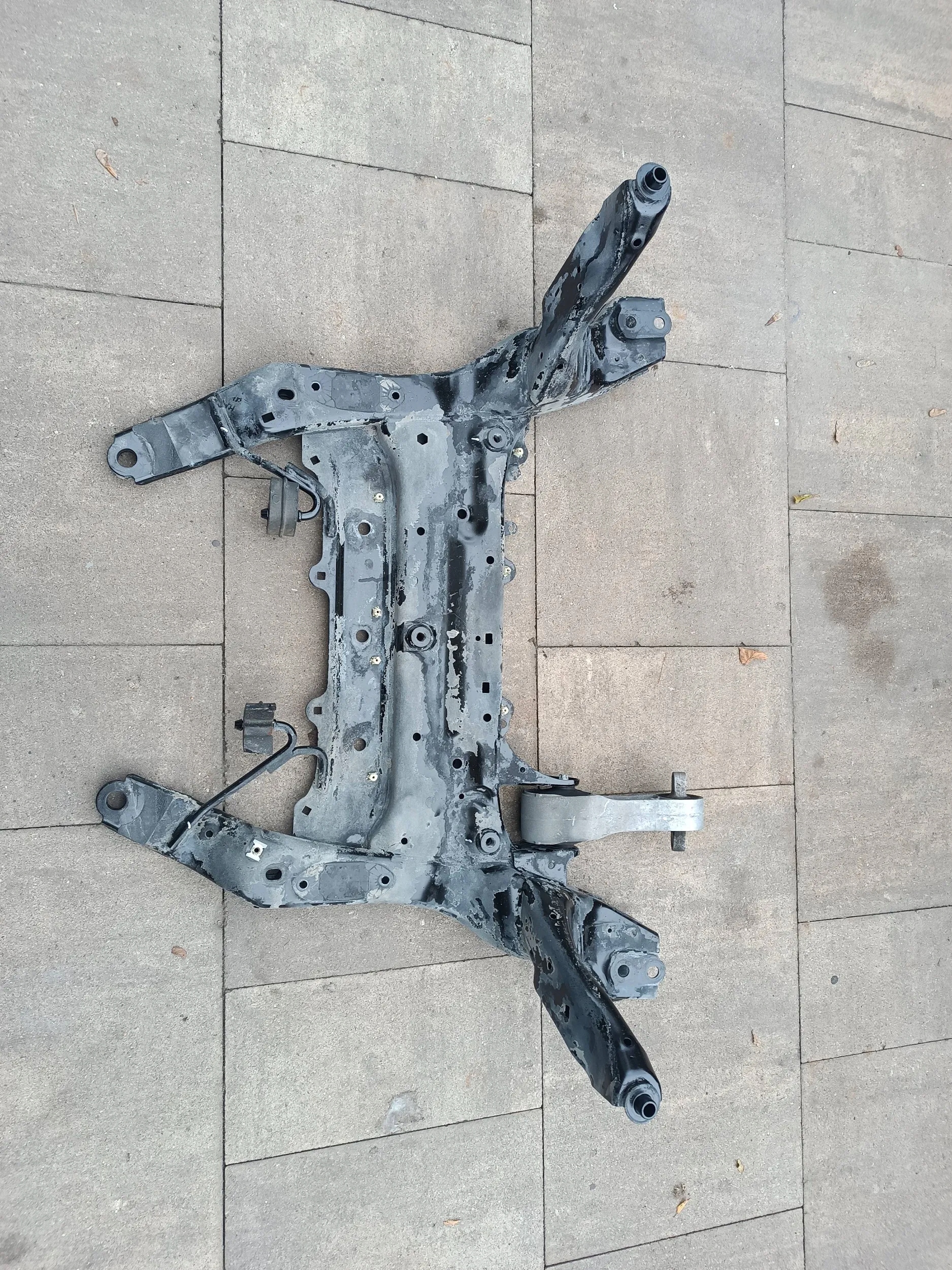 БАЛКА САНКИ ПЕРЕДНЯЯ BMW X2 F39