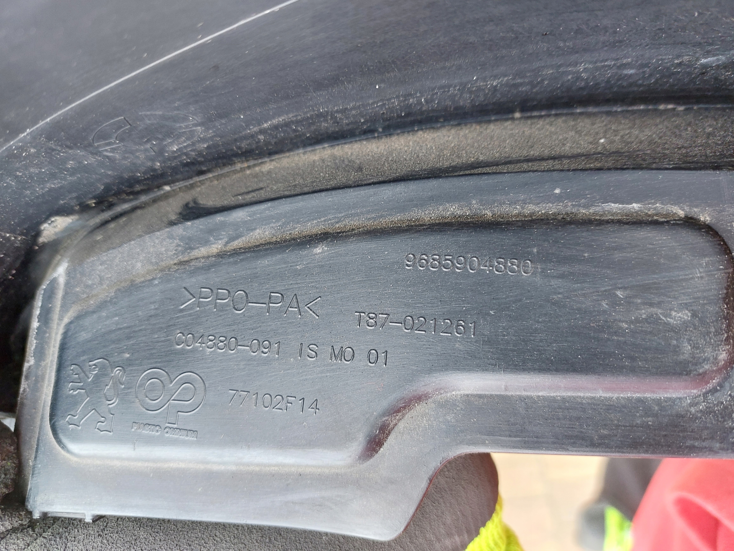 parafango sinistra Anteriore PEUGEOT 5008 e nero KTVD 10r