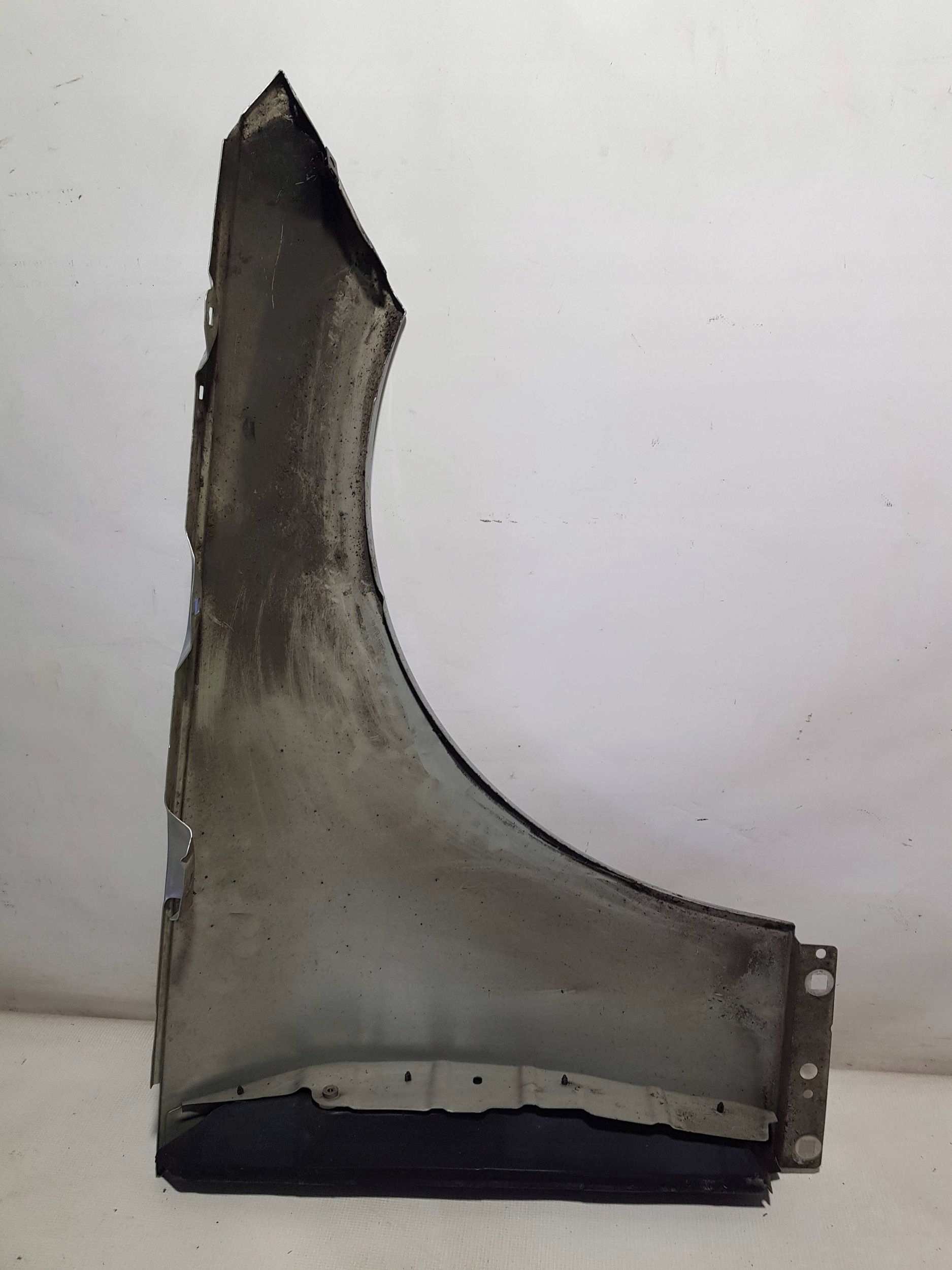 fender front left Mercedes C W204 775 c775