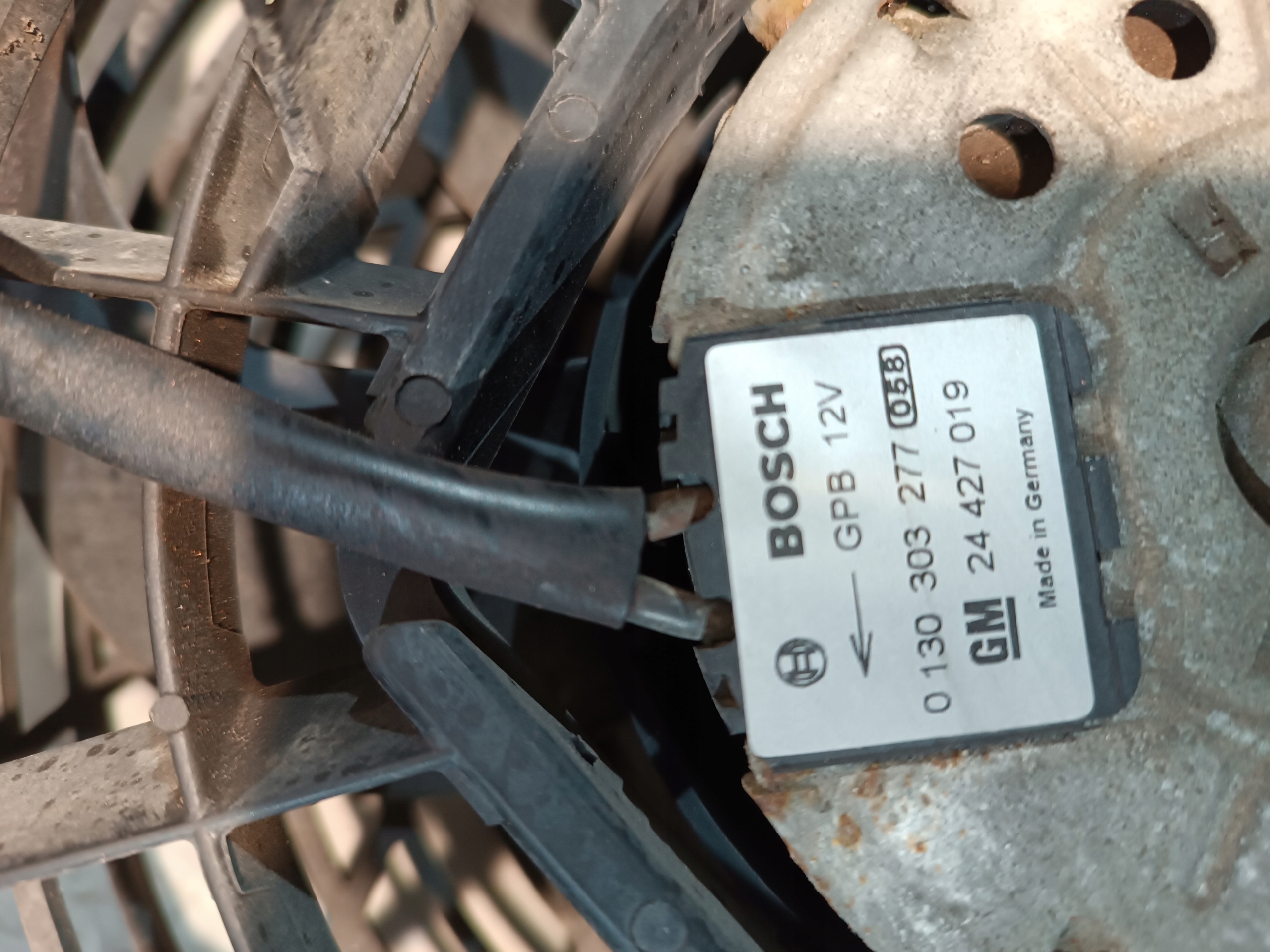 ventilátor chladiče Opel OMEGA B OE 0130303867