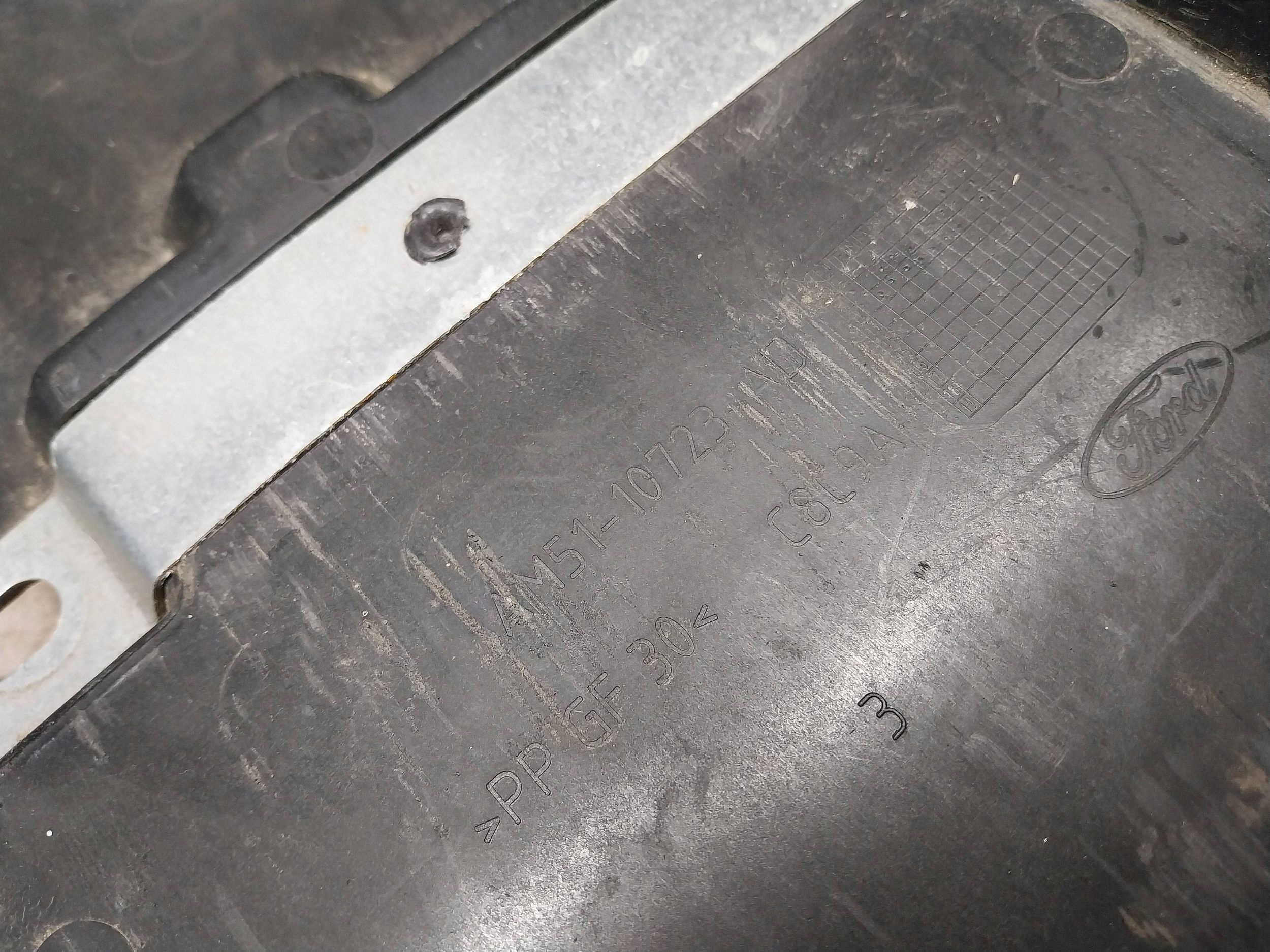 Blende Abdeckung Gehäuse AKUMULATORA AM51-10723-AD FORD C-MAX MK2 FOCUS MK3