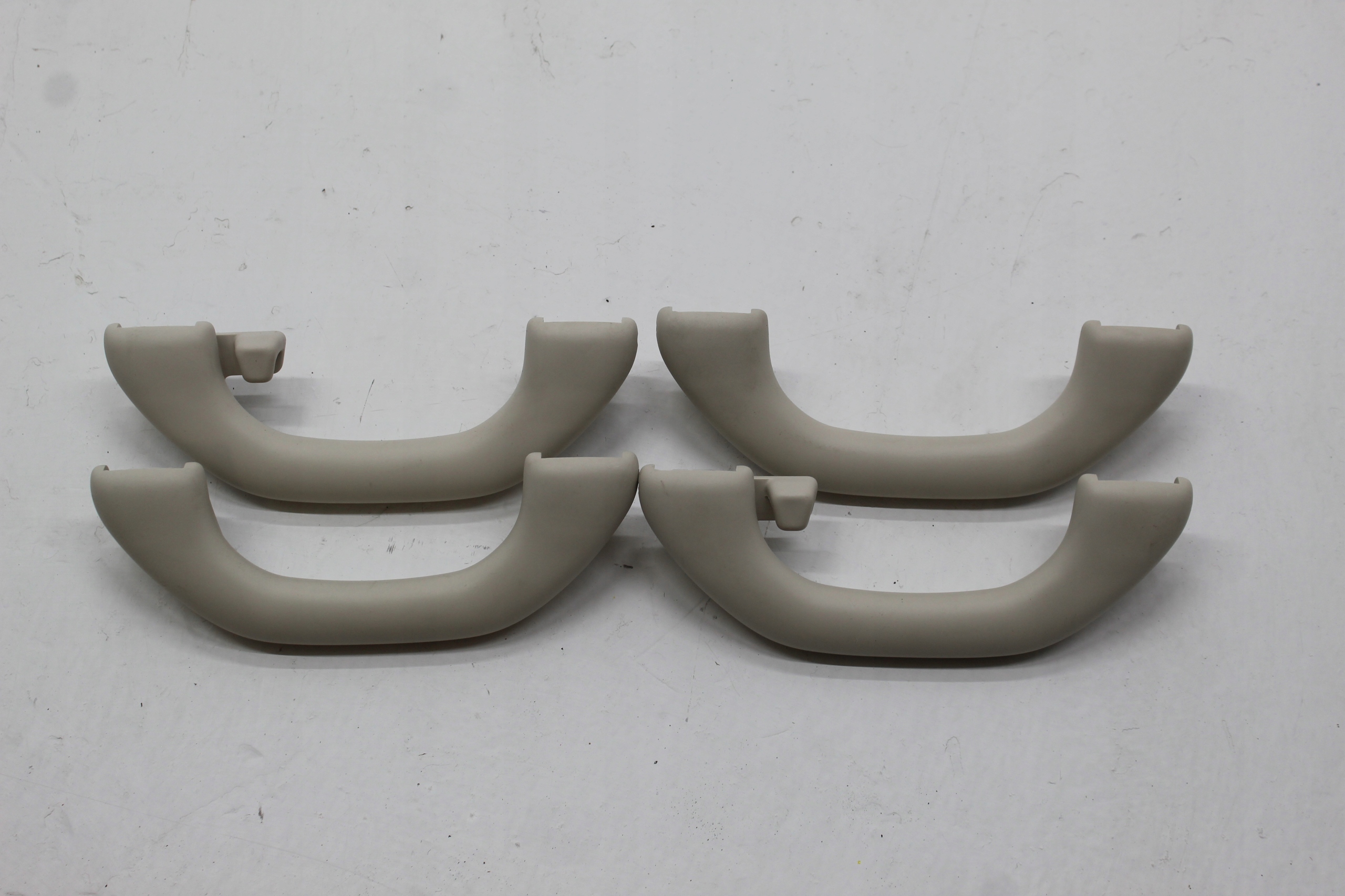 1K0857607M/607N - VW PASSAT B7 ручки потолка 1K0857607M / 607N