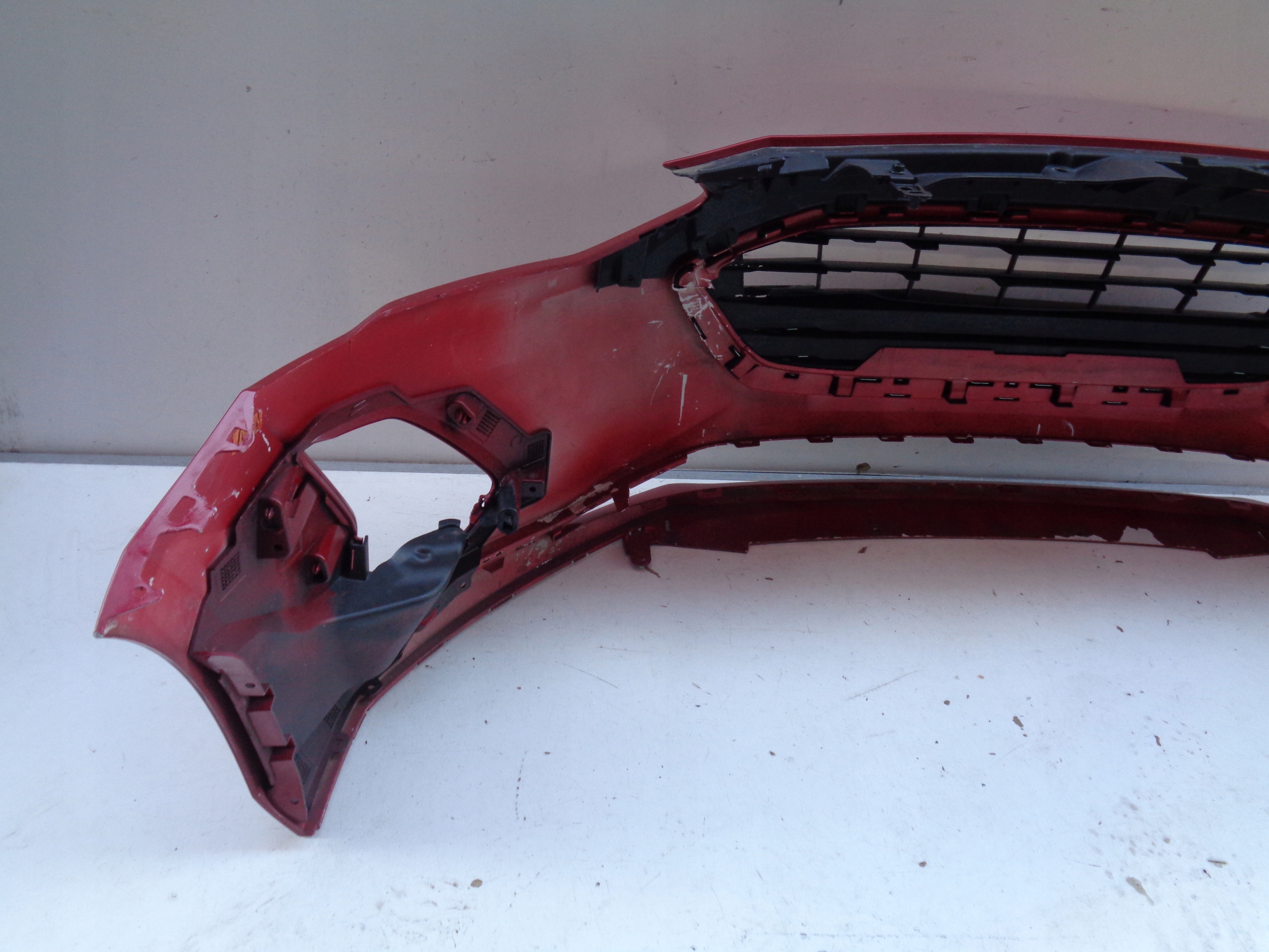Frontstoßstange FORD FOCUS MK4 18- NR 38811