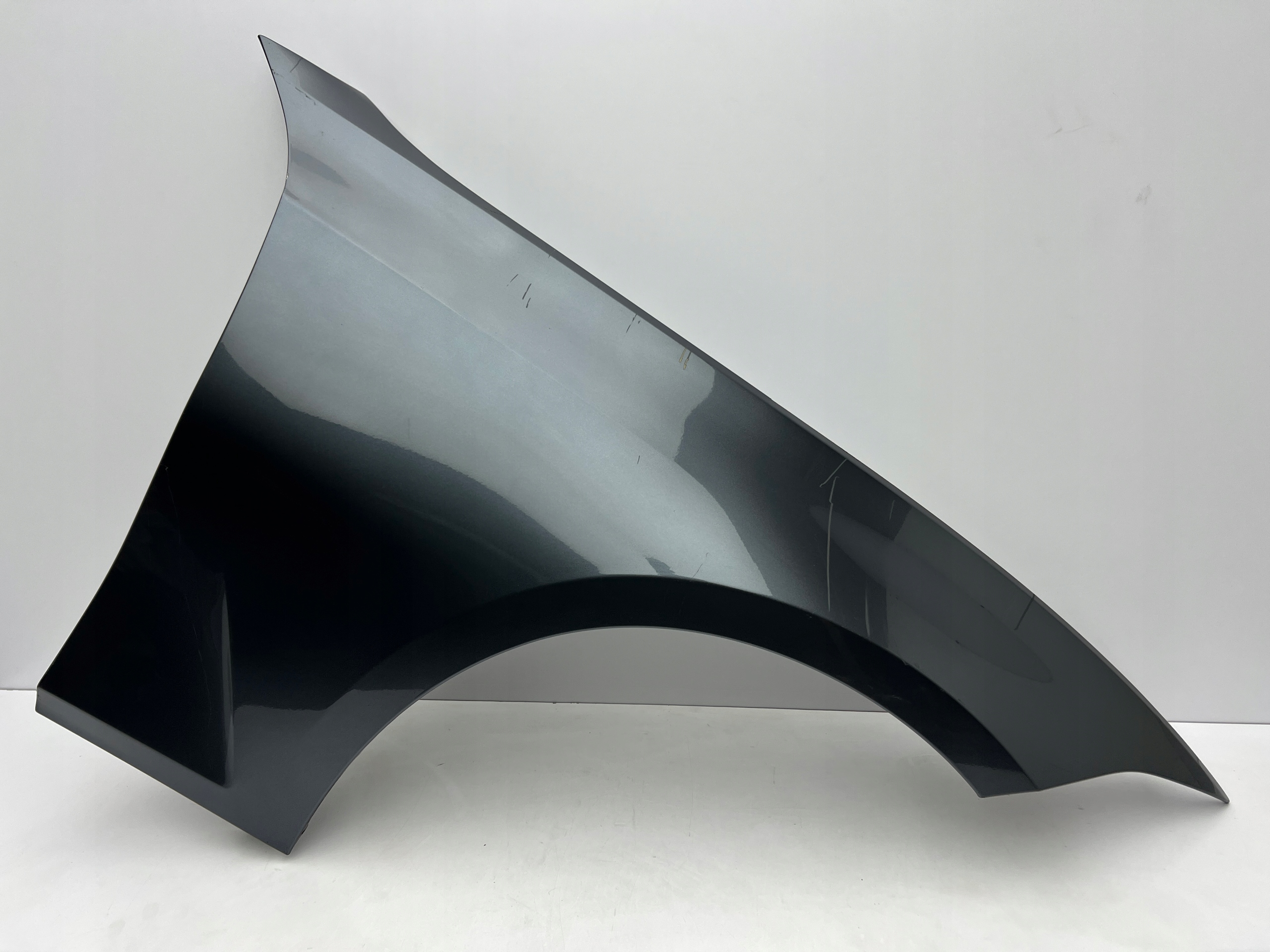 BMW 3 G20 G21 BŁOTNIK PRZEDNI PRAWY PRZÓD ORYGINAŁ OEM 18- Numer katalogowy części G20 BŁOTNIK PRAWY PRZEDNI SULIK