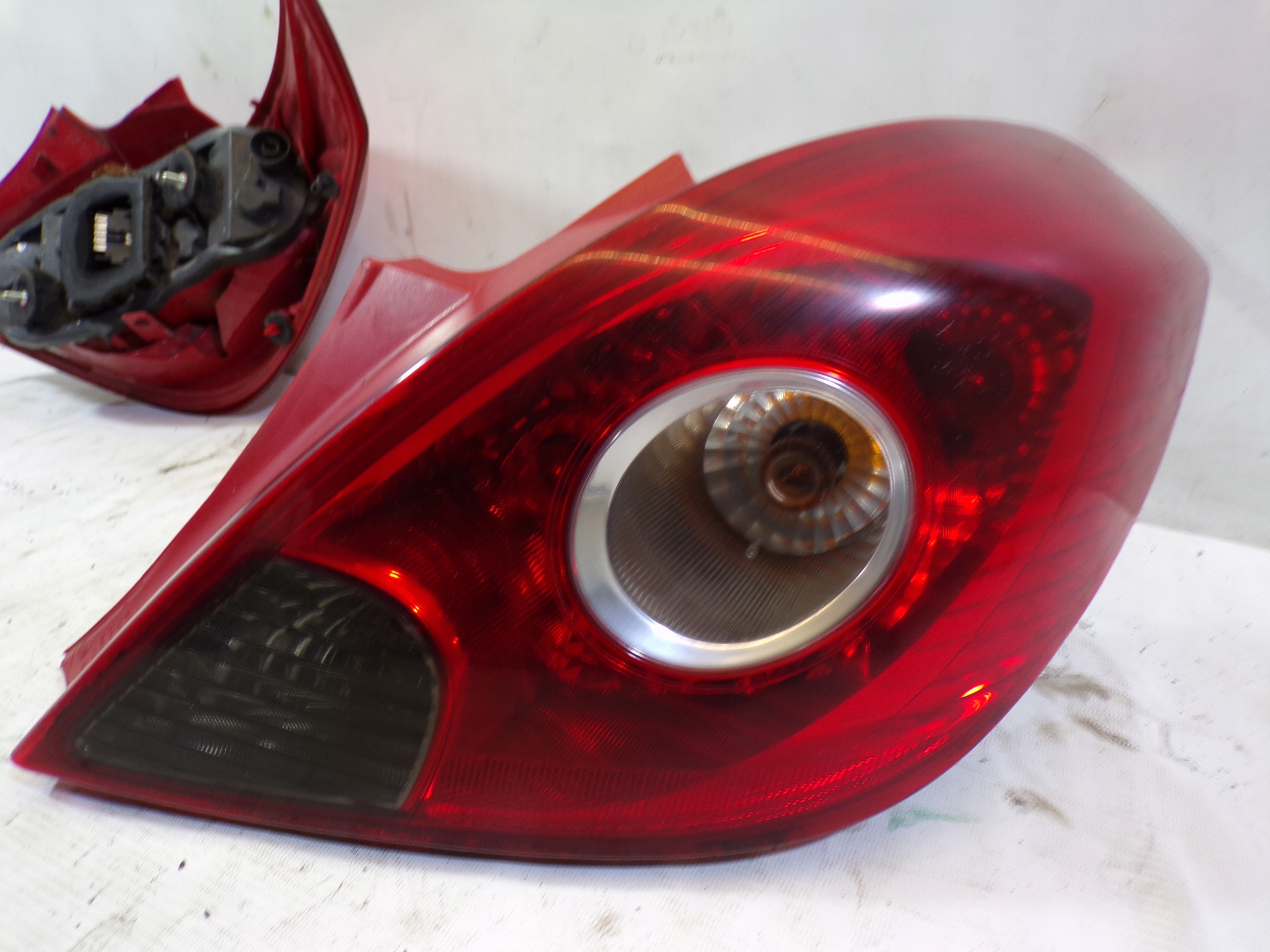 Leuchte hinten heck links rechts OPEL CORSA D 3D (2)