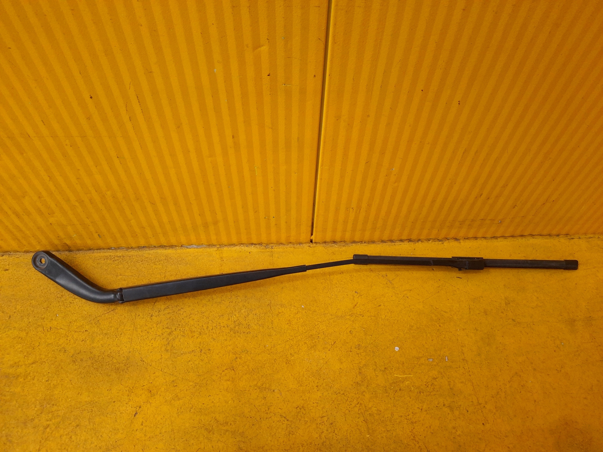 MERCEDES W447 важіль склоочисника правий