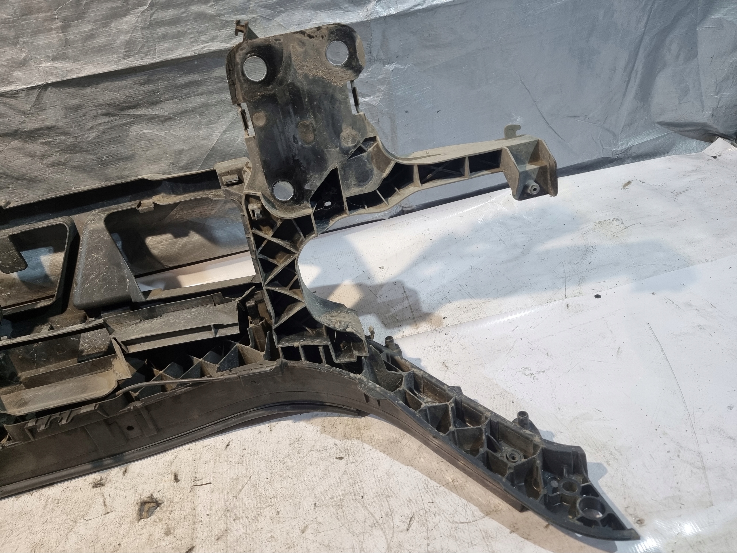 support panel for radiators OE 8200140174 RENAULT SCENIC II 1.9 DCI 05r