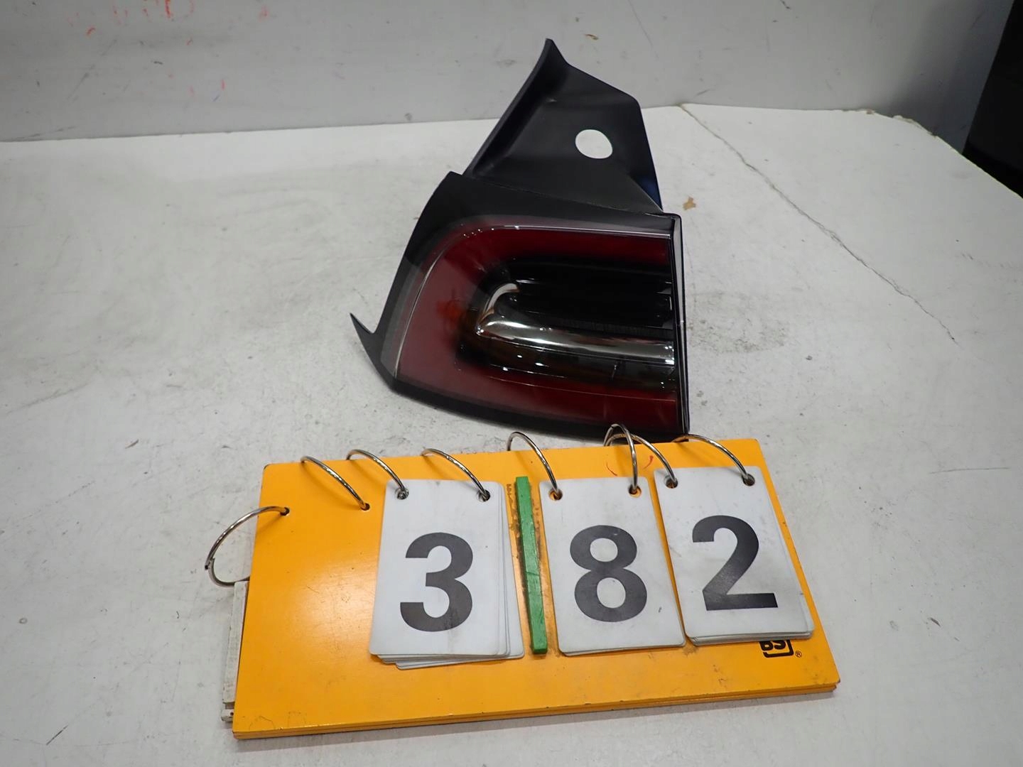 light rear part rear left TESLA 3 2017