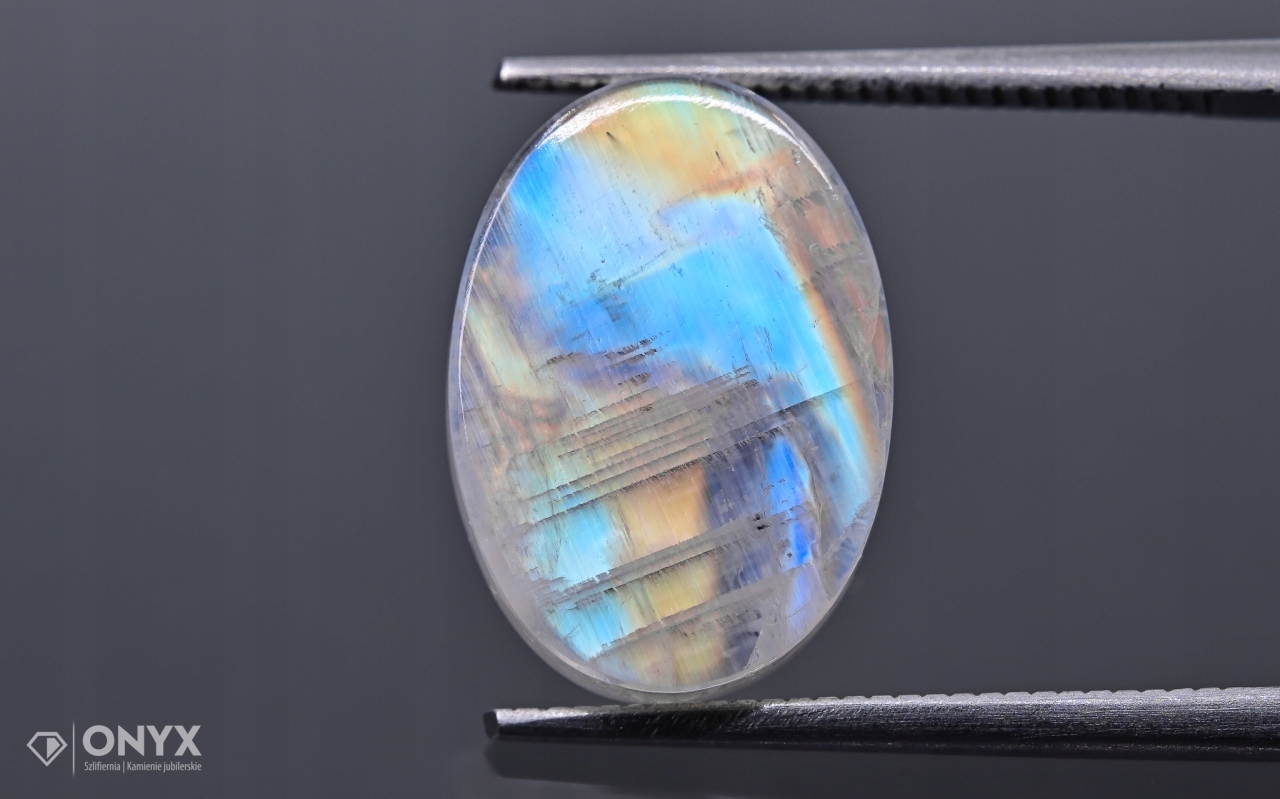 Měsíční kámen mělký ovál 14x10 mm