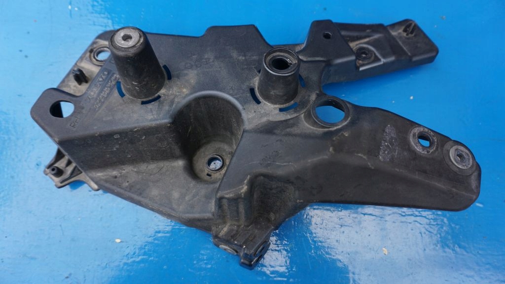 VOLVO XC60 II - Droite Poignée Console Support plaque Aile