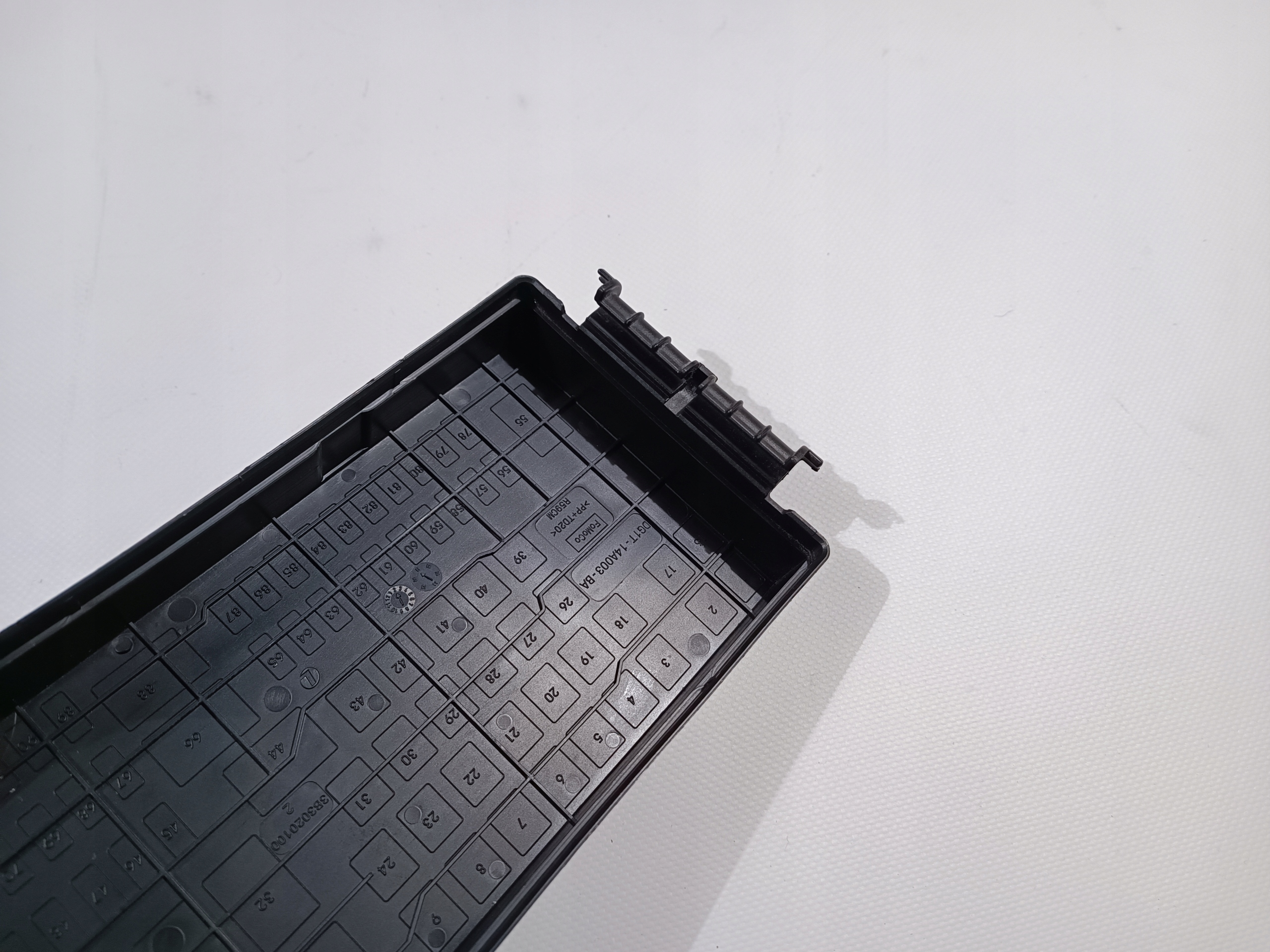 kryt obalu pojistek Ford Flex 2011