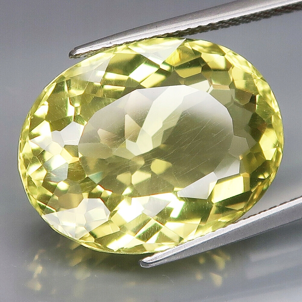 křemen žlutý 19,25 mm, 15,98 karátový certifikát